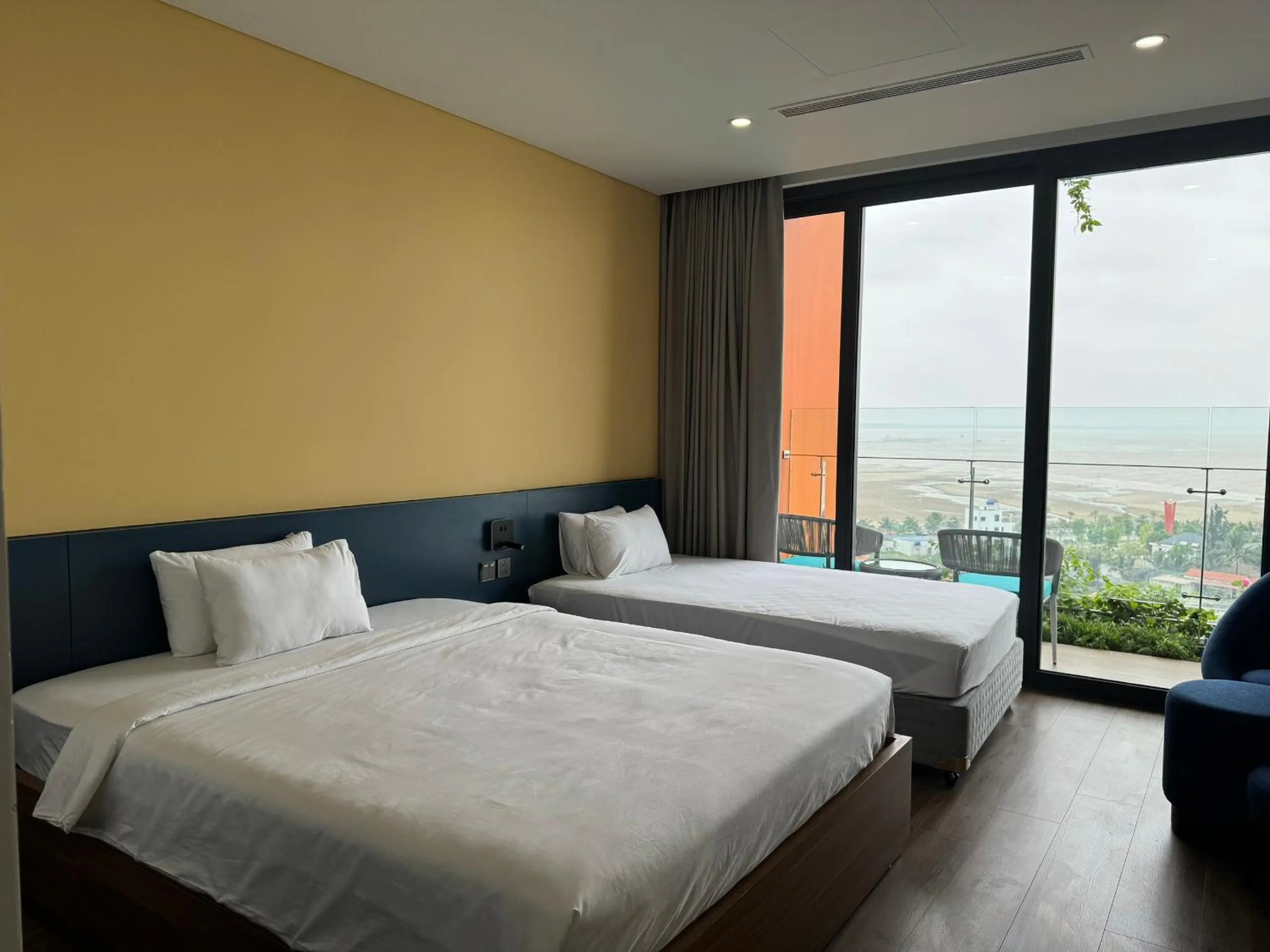 Bed in Flamingos Hải Tiến