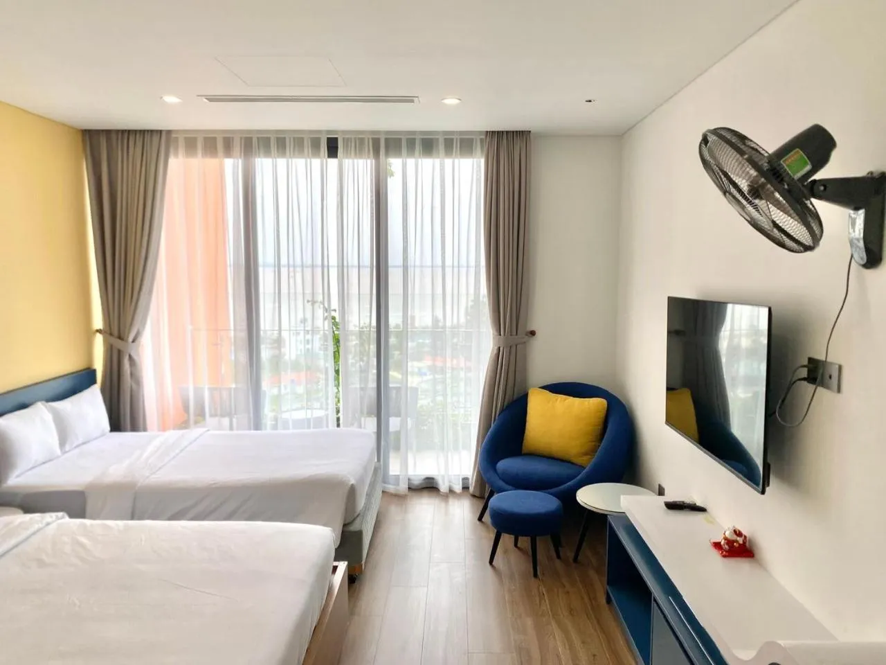 Bed in Flamingos Hải Tiến