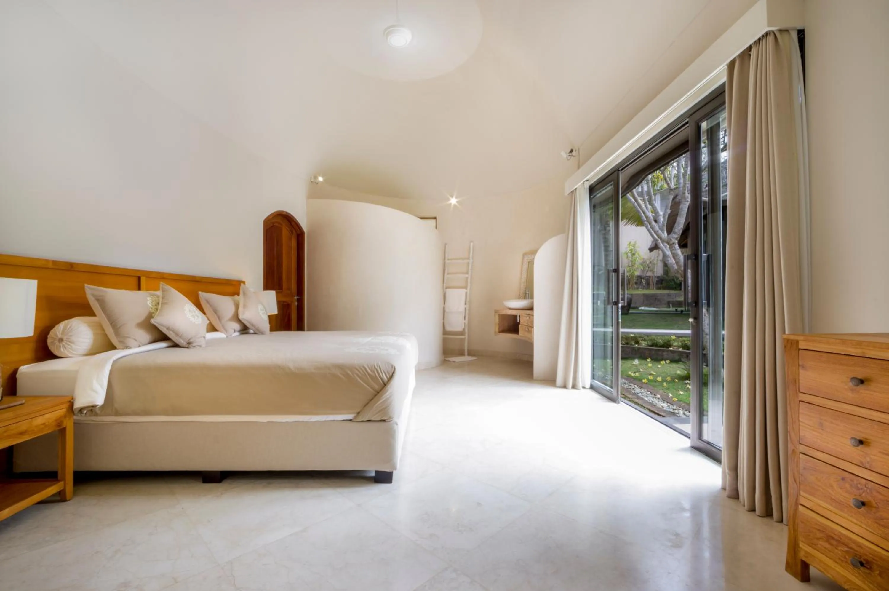 Bed in Akilea Luxury Villas