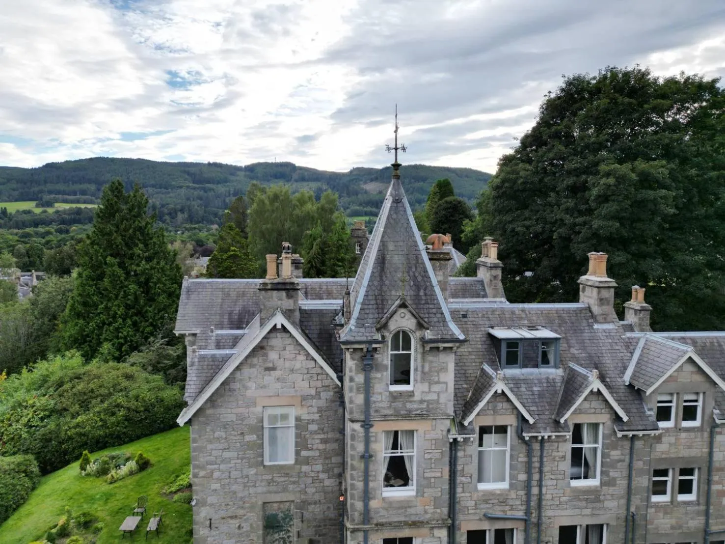 Property building in Wellwood Manor