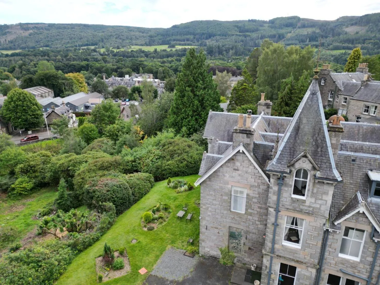 Property building in Wellwood Manor
