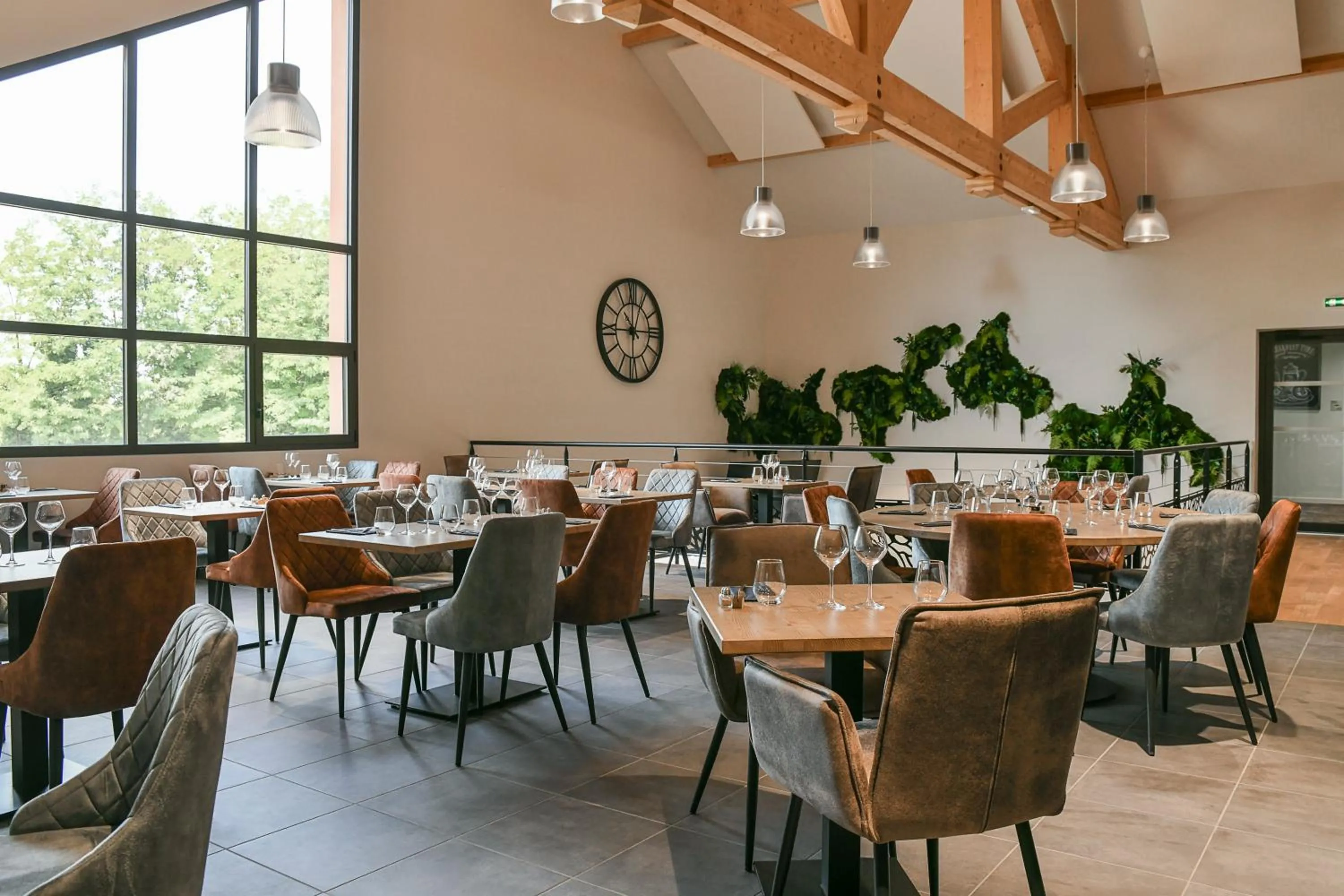 Restaurant/places to eat in Hotel Le Belmont