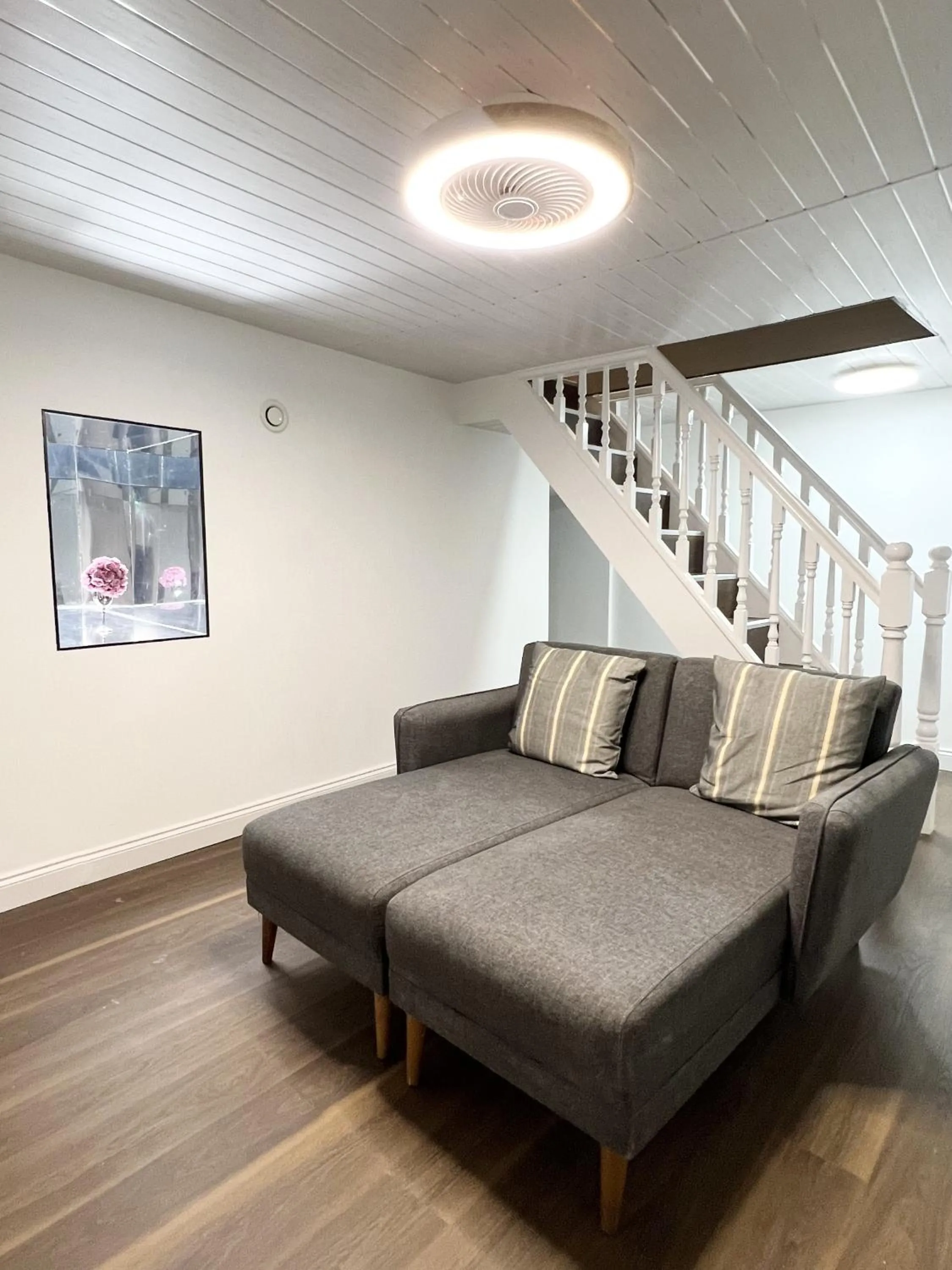 Seating area in OYO Welsh Holiday Accommodation - Modern Stay