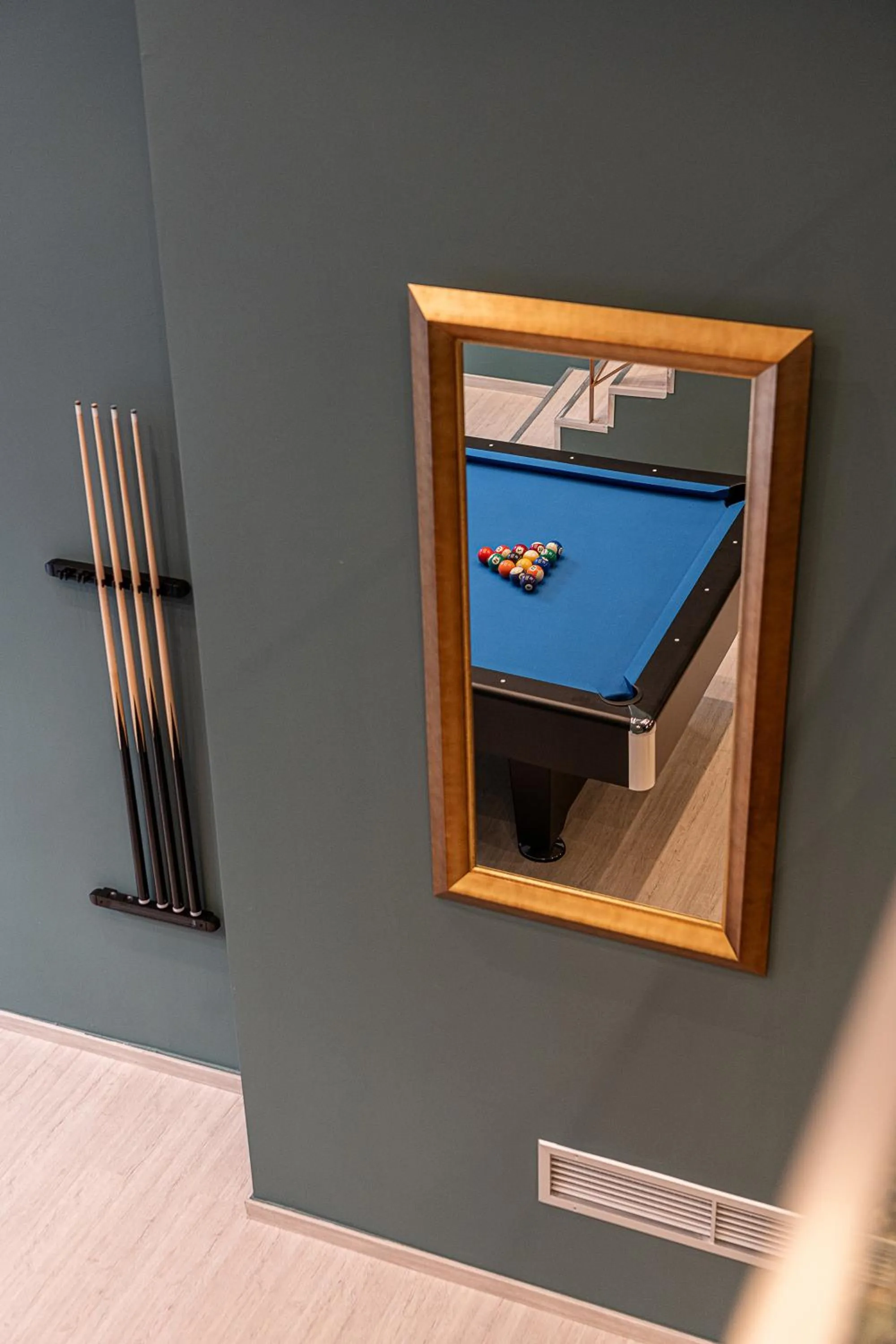 Billiard in Miss Marrone City Hotel