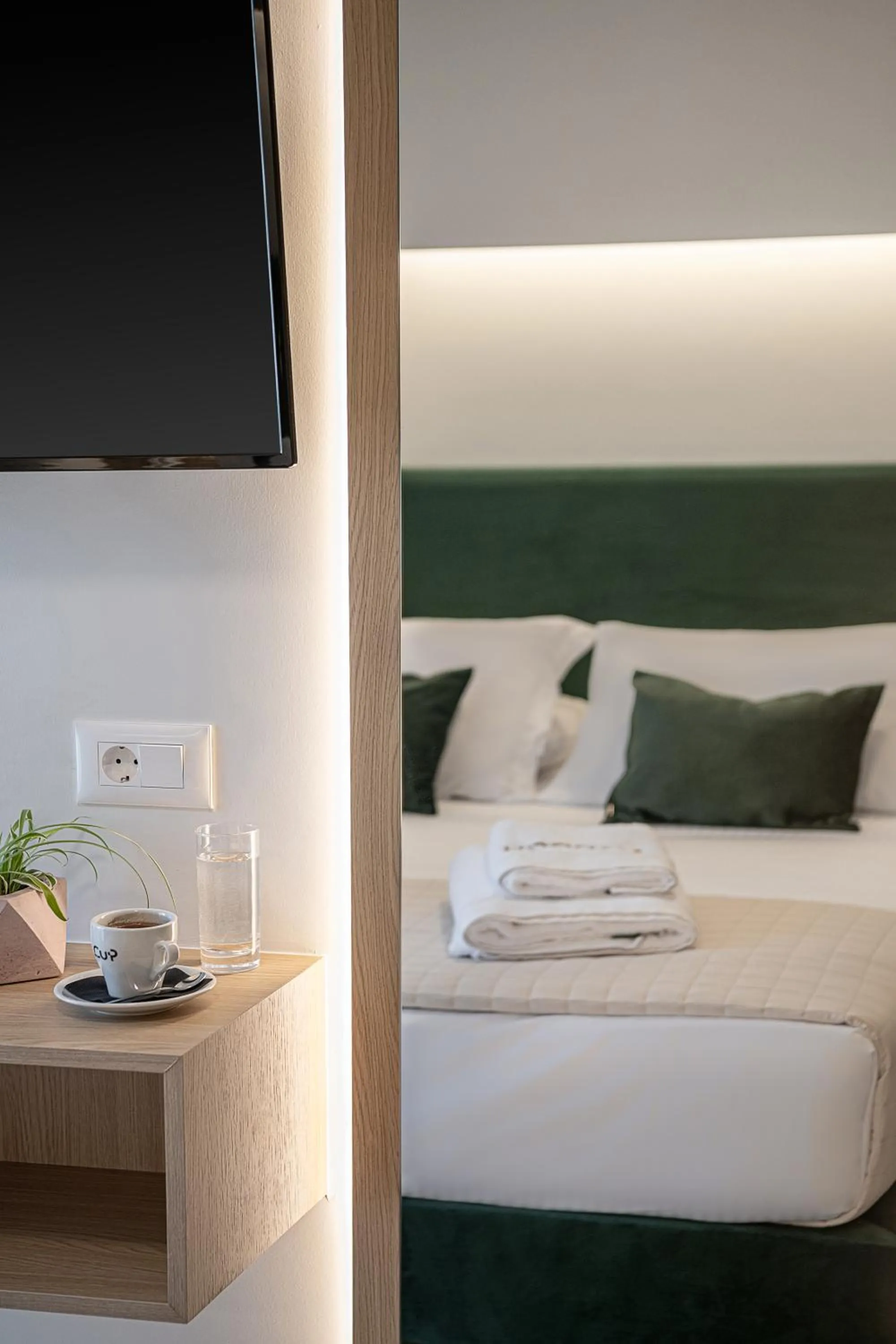 Bed in Miss Marrone City Hotel