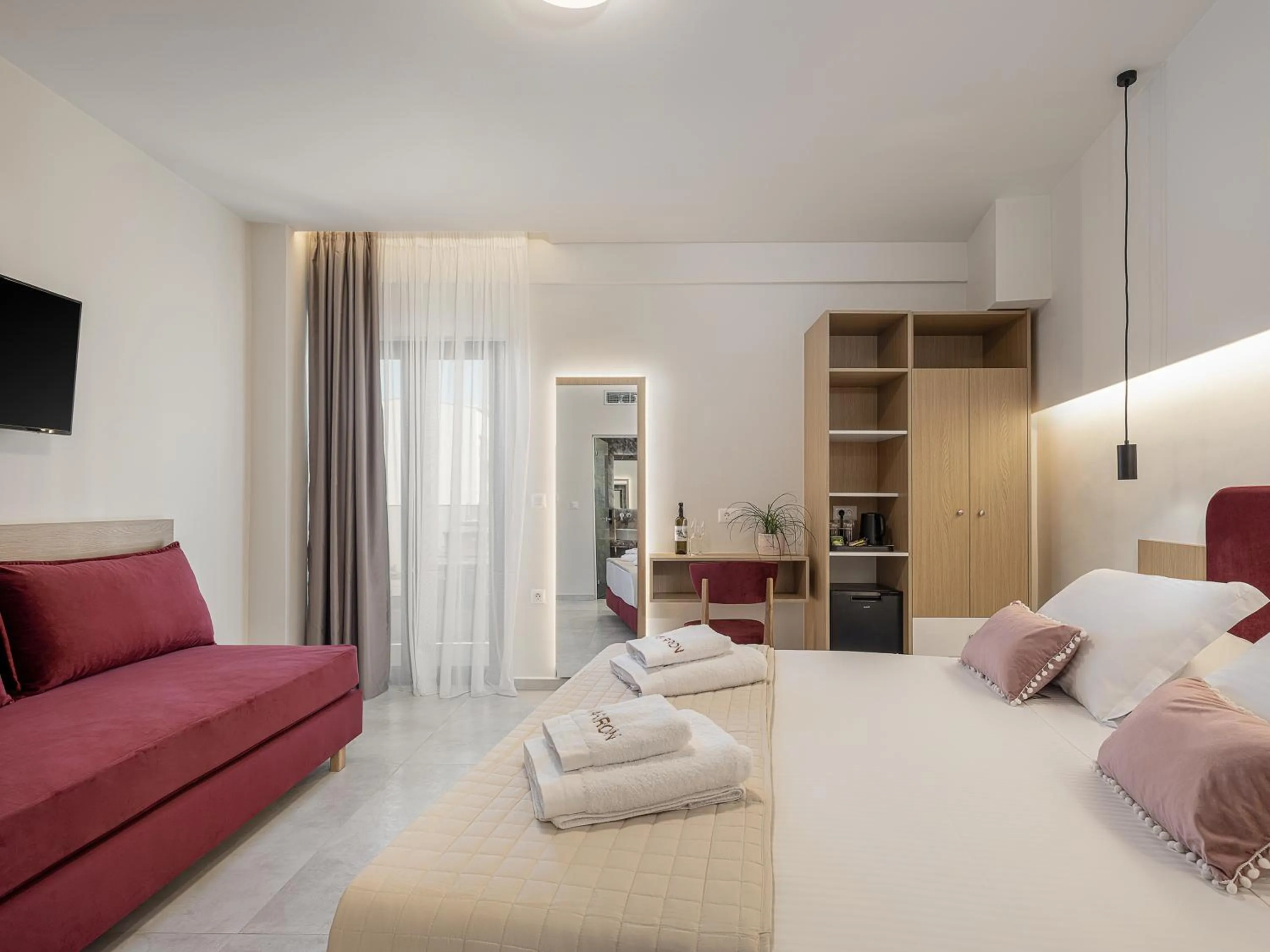 Bed in Miss Marrone City Hotel