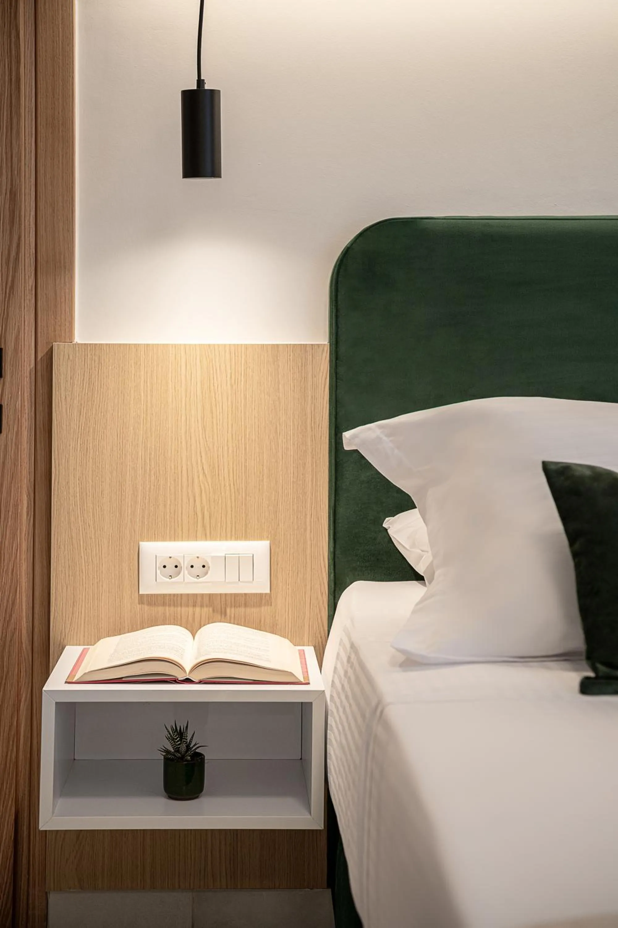 Bed in Miss Marrone City Hotel