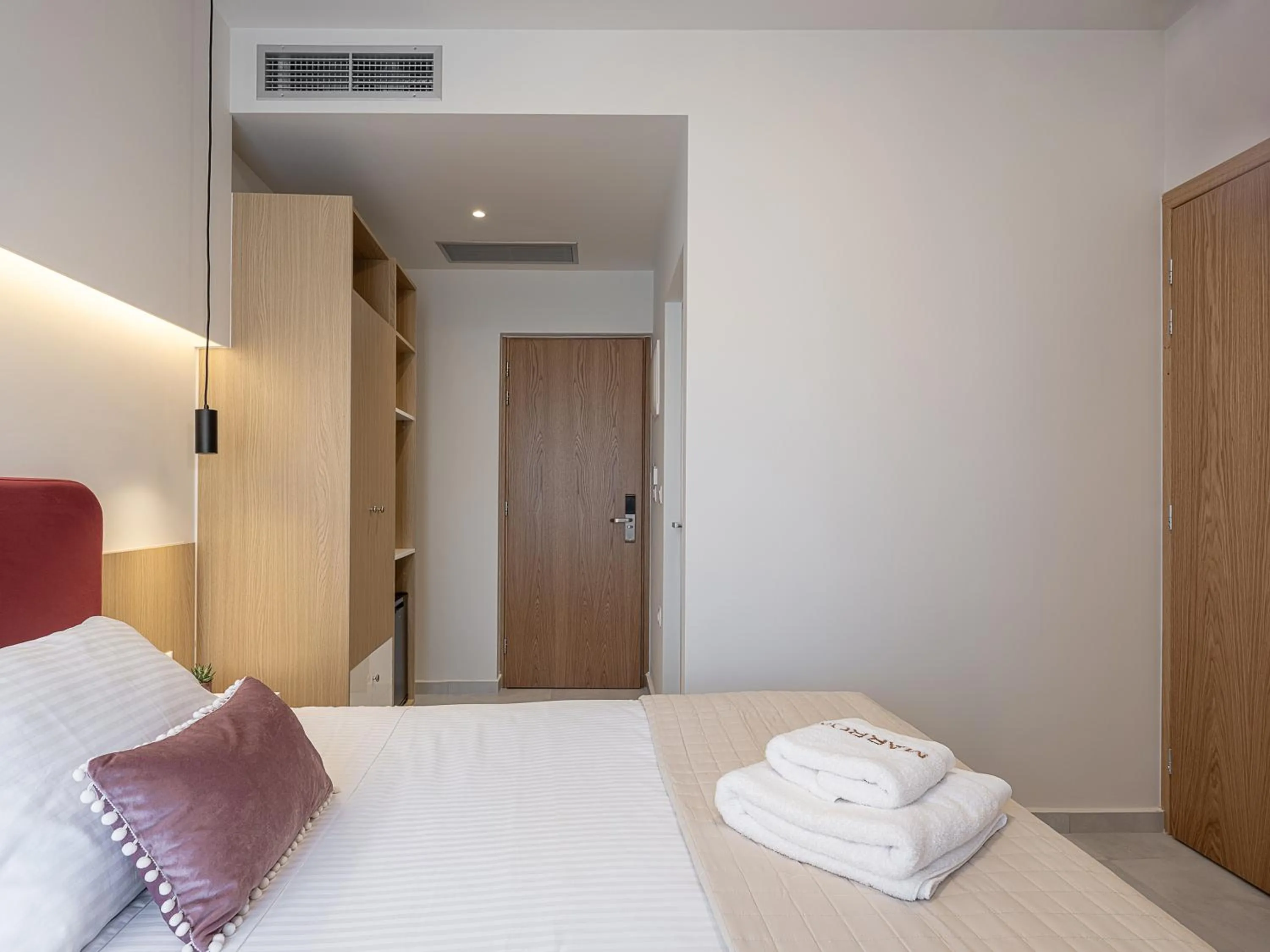 Bed in Miss Marrone City Hotel