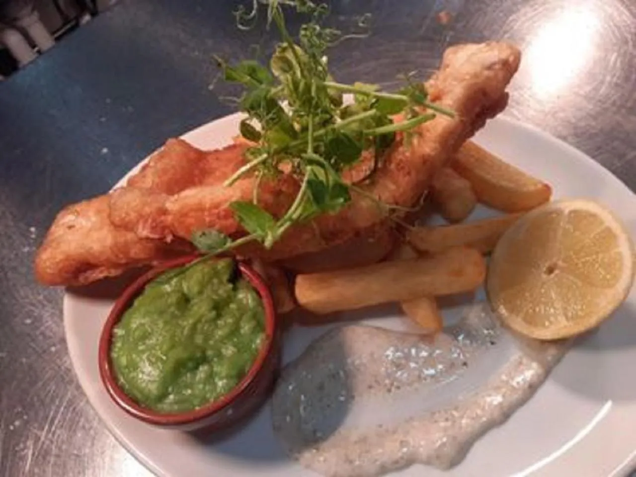 Food and drinks in The Masons Arms