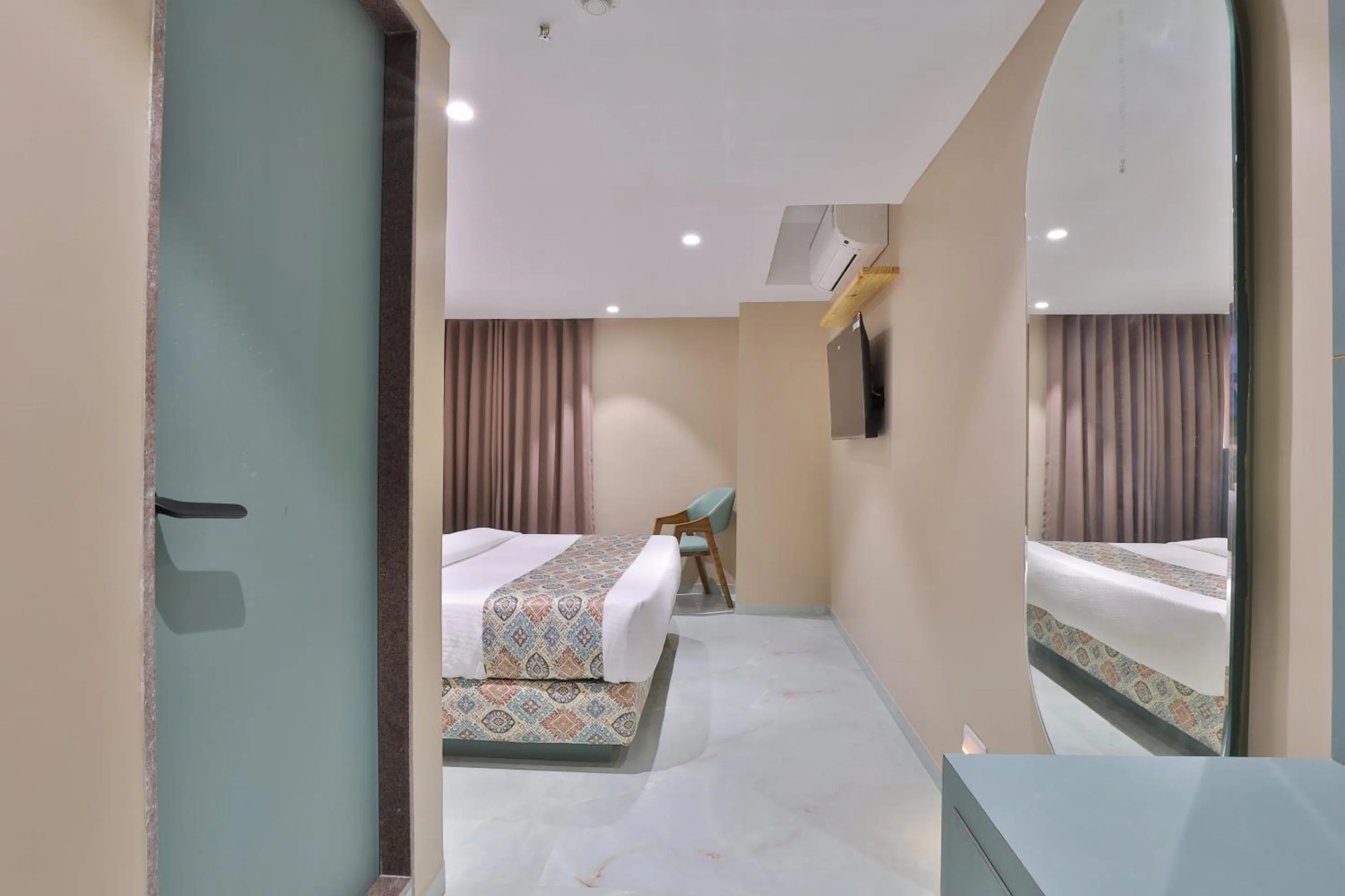 Bed in Hotel Serenity