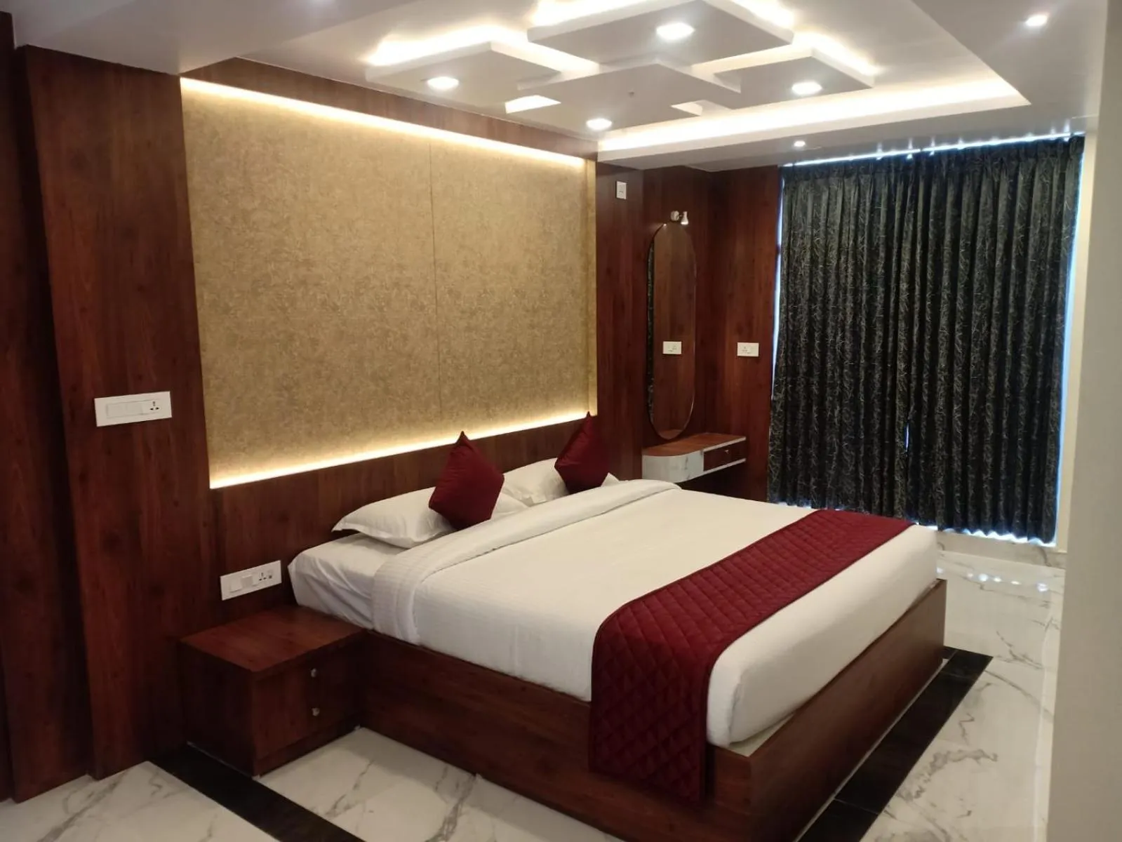 Bedroom, Bed in Lakshmi Mahal - V Inn