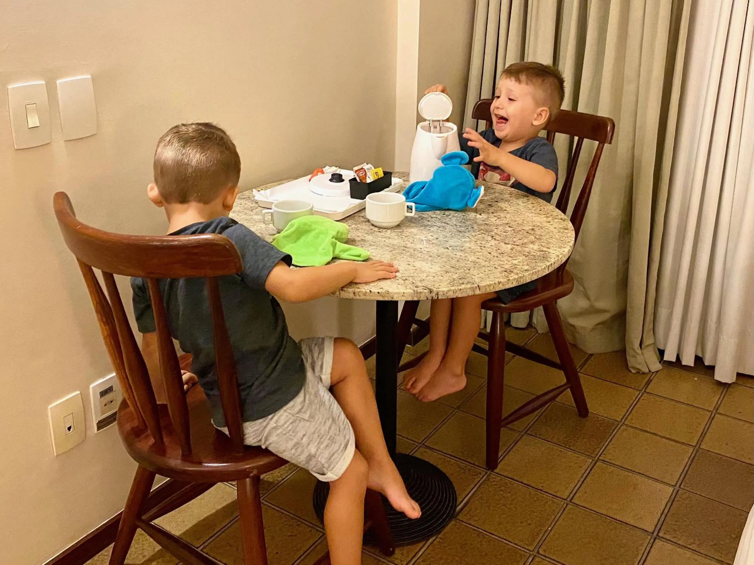 People in Kastel Manibu Recife - Boa Viagem