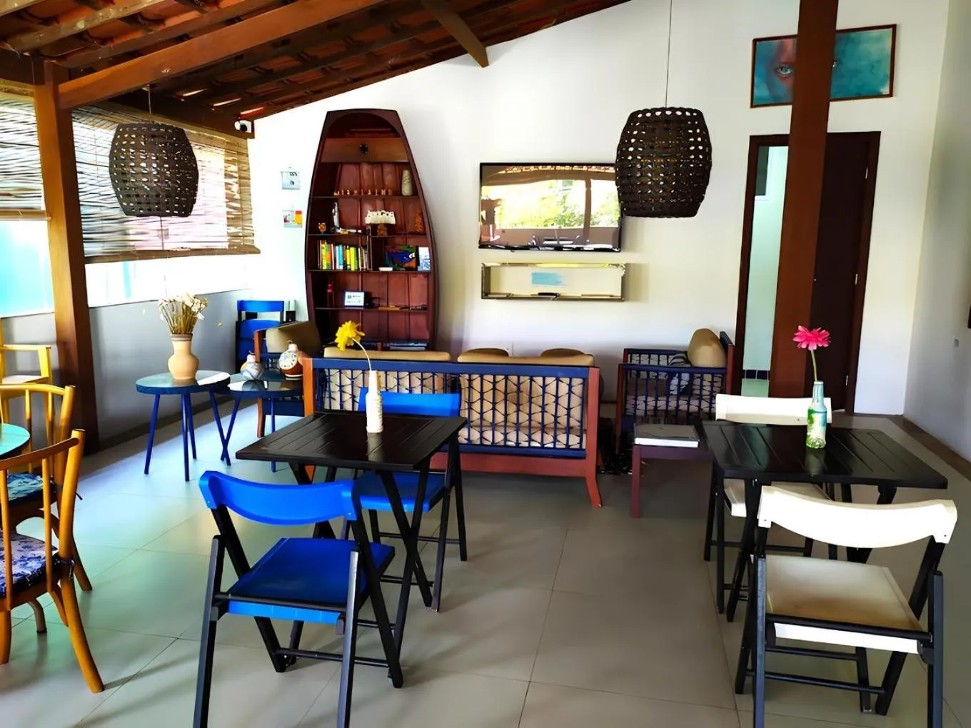 Restaurant/places to eat in Pousada Bahia Inn