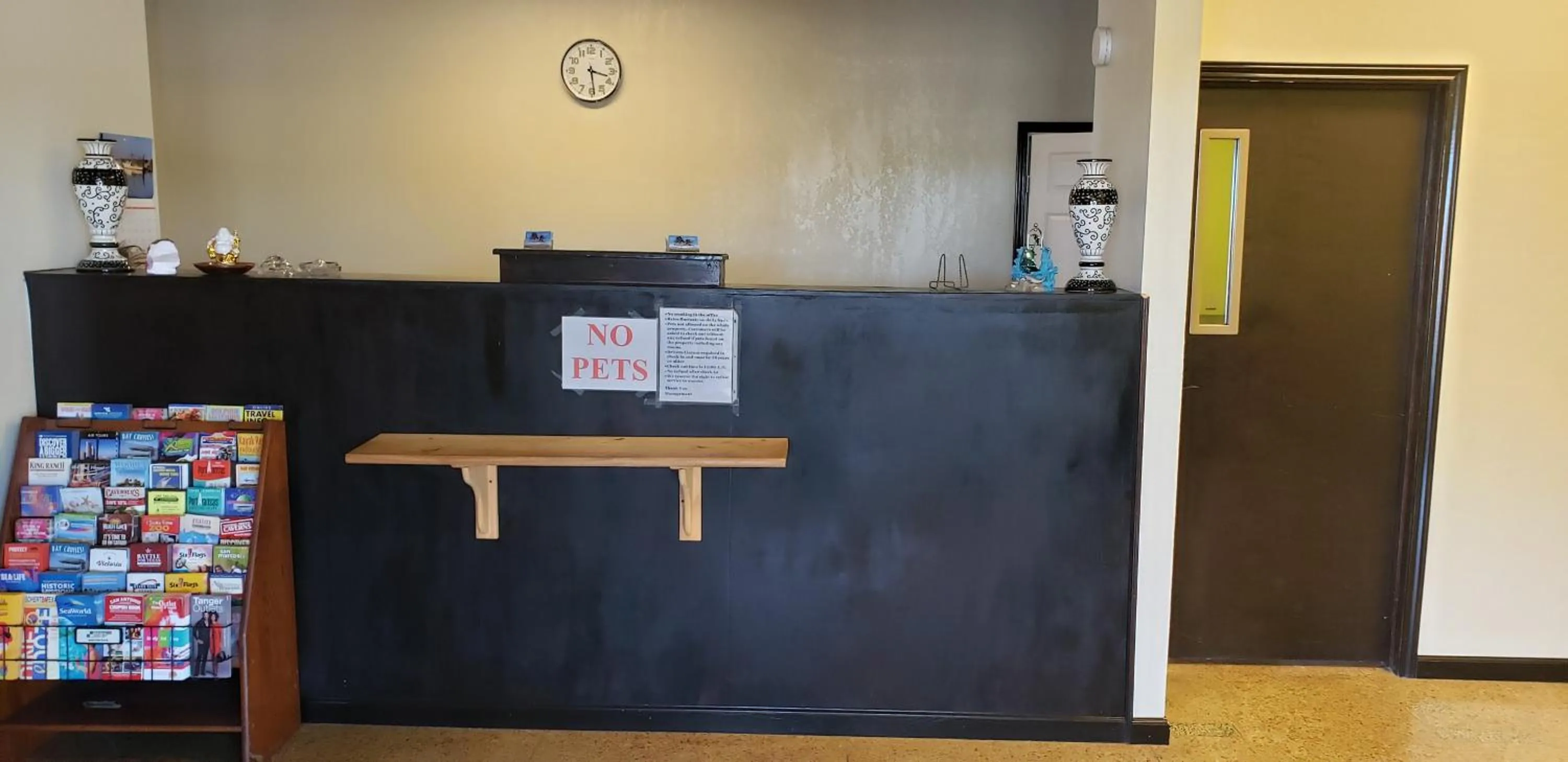 Lobby or reception in Executive Inn