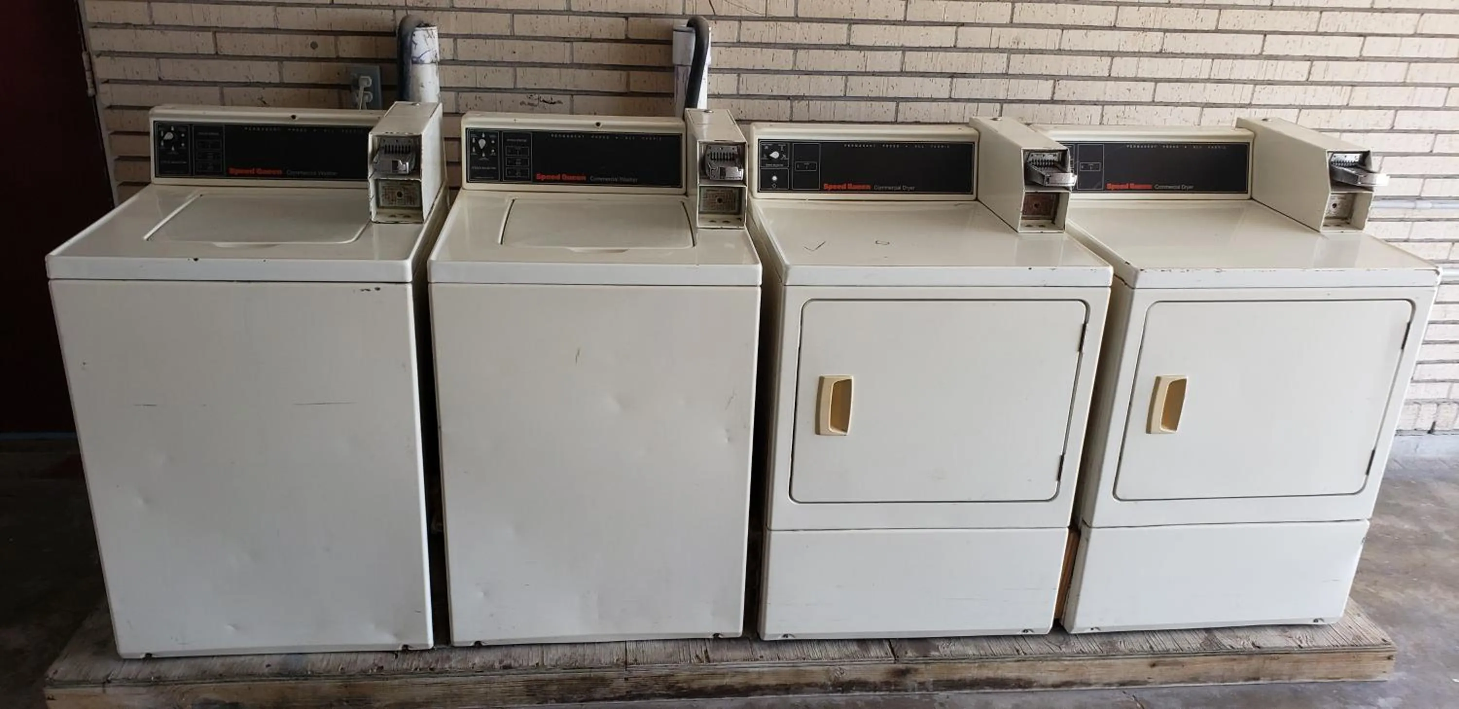 Area and facilities in Executive Inn