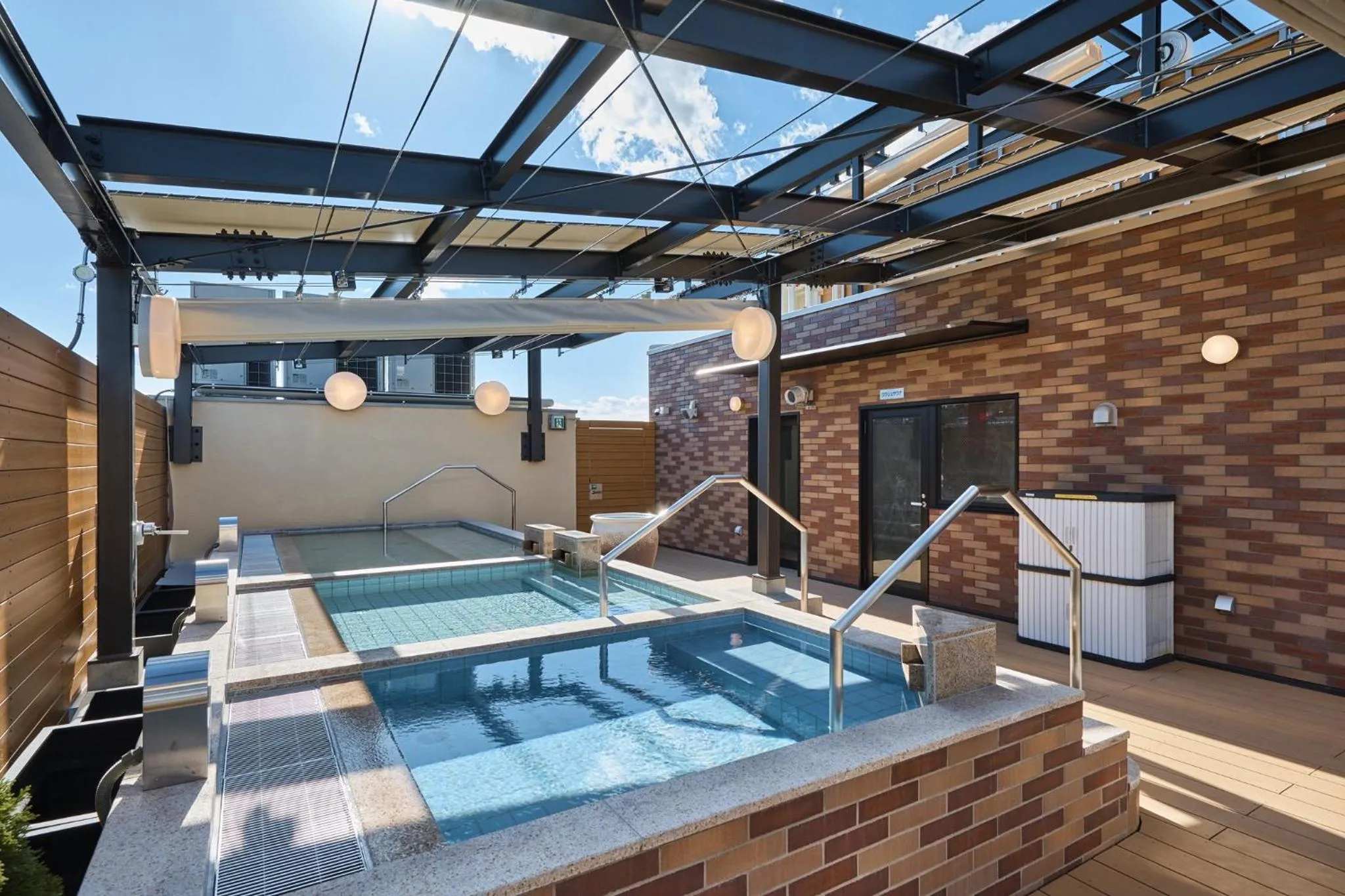 Open Air Bath in Sauna & Capsule Hotel Rumor Plaza