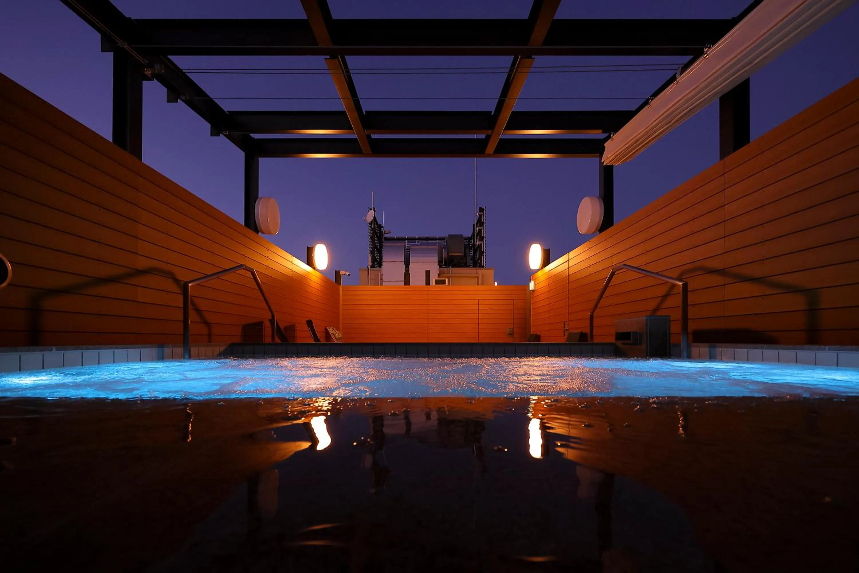 Night in Sauna & Capsule Hotel Rumor Plaza