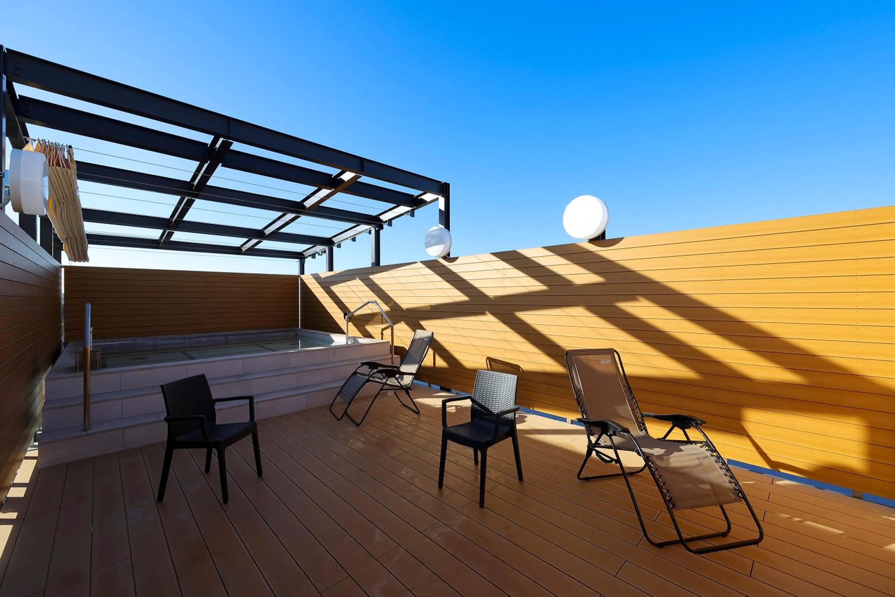 Day in Sauna & Capsule Hotel Rumor Plaza