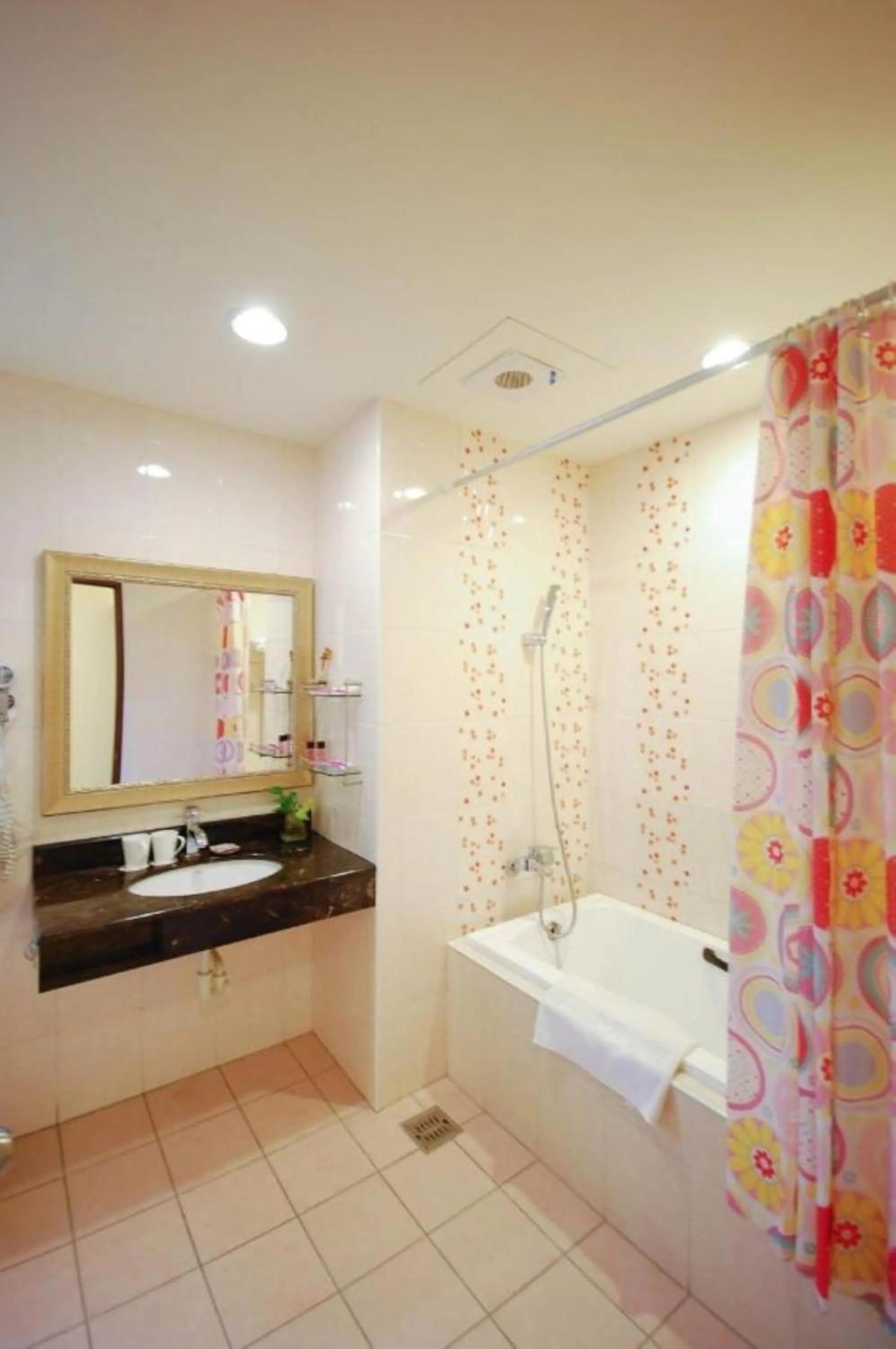 Shower in Cherry Feast Resort