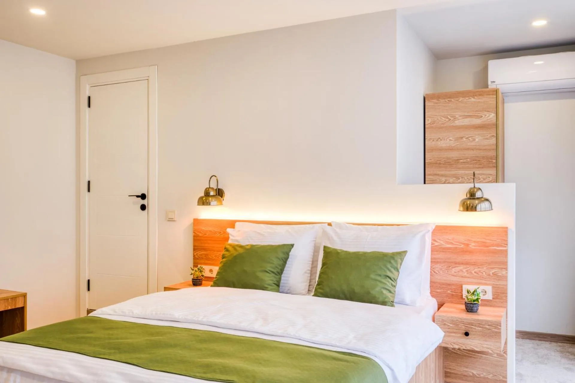 Bed in Elephant In The Room