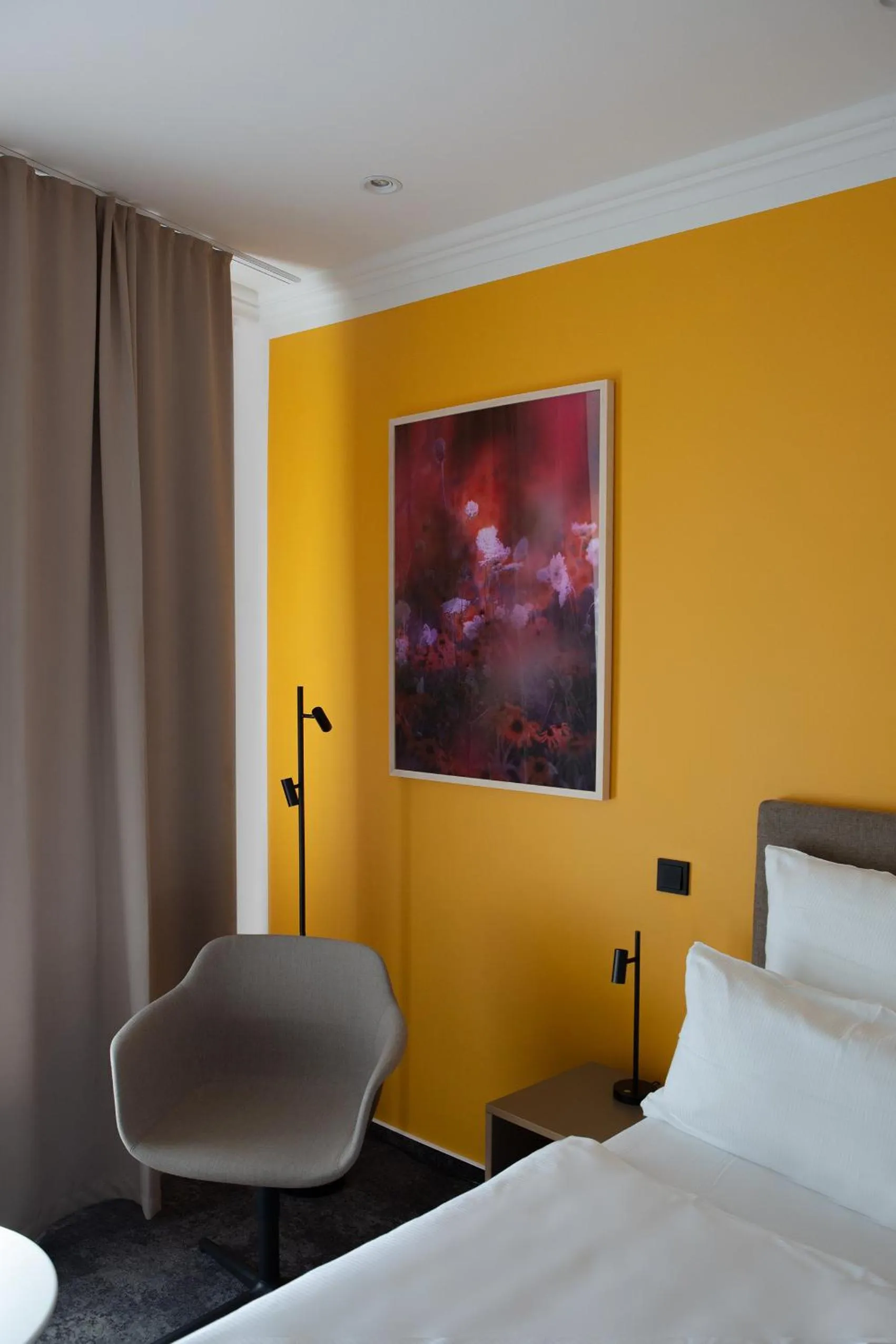 Photo of the whole room, Bed in Hotel Kredell