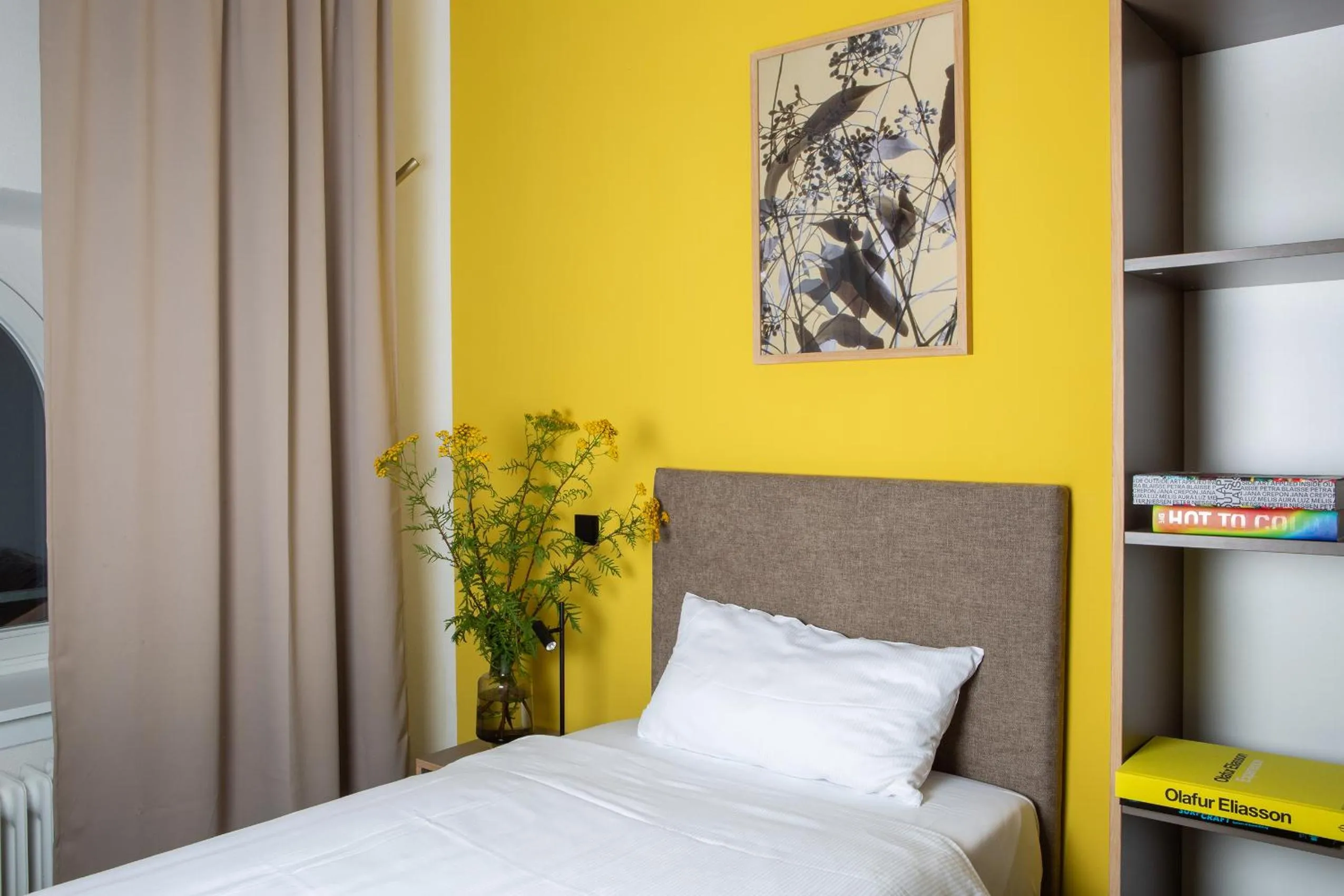 Photo of the whole room, Bed in Hotel Kredell