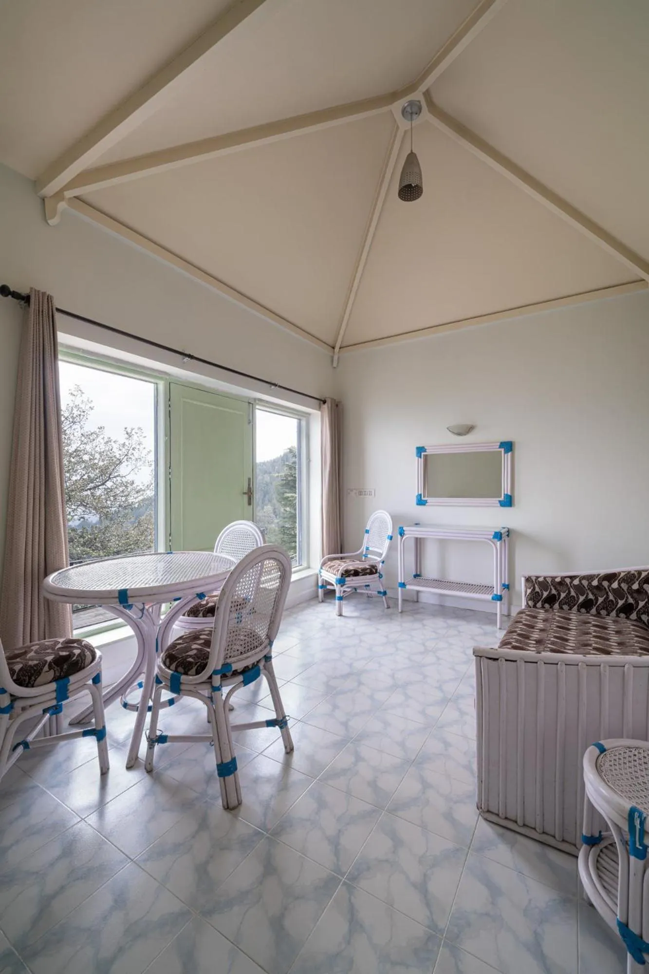 Living room in Kufri Heritage Resort & Spa