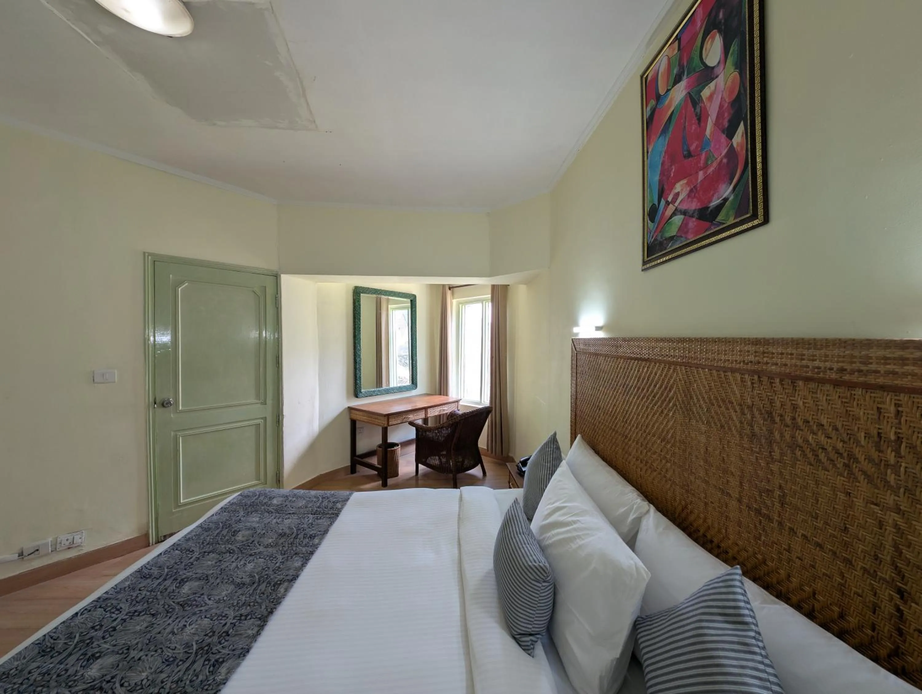 Bed in Kufri Heritage Resort & Spa