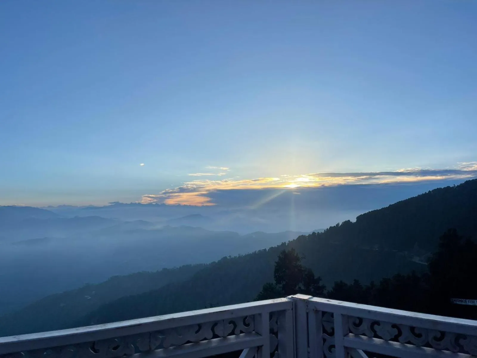 Mountain view in Kufri Heritage Resort & Spa