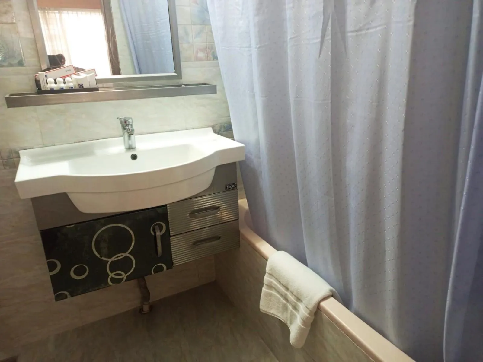 Bath in HOTEL LAKE CASTLE - Parkview