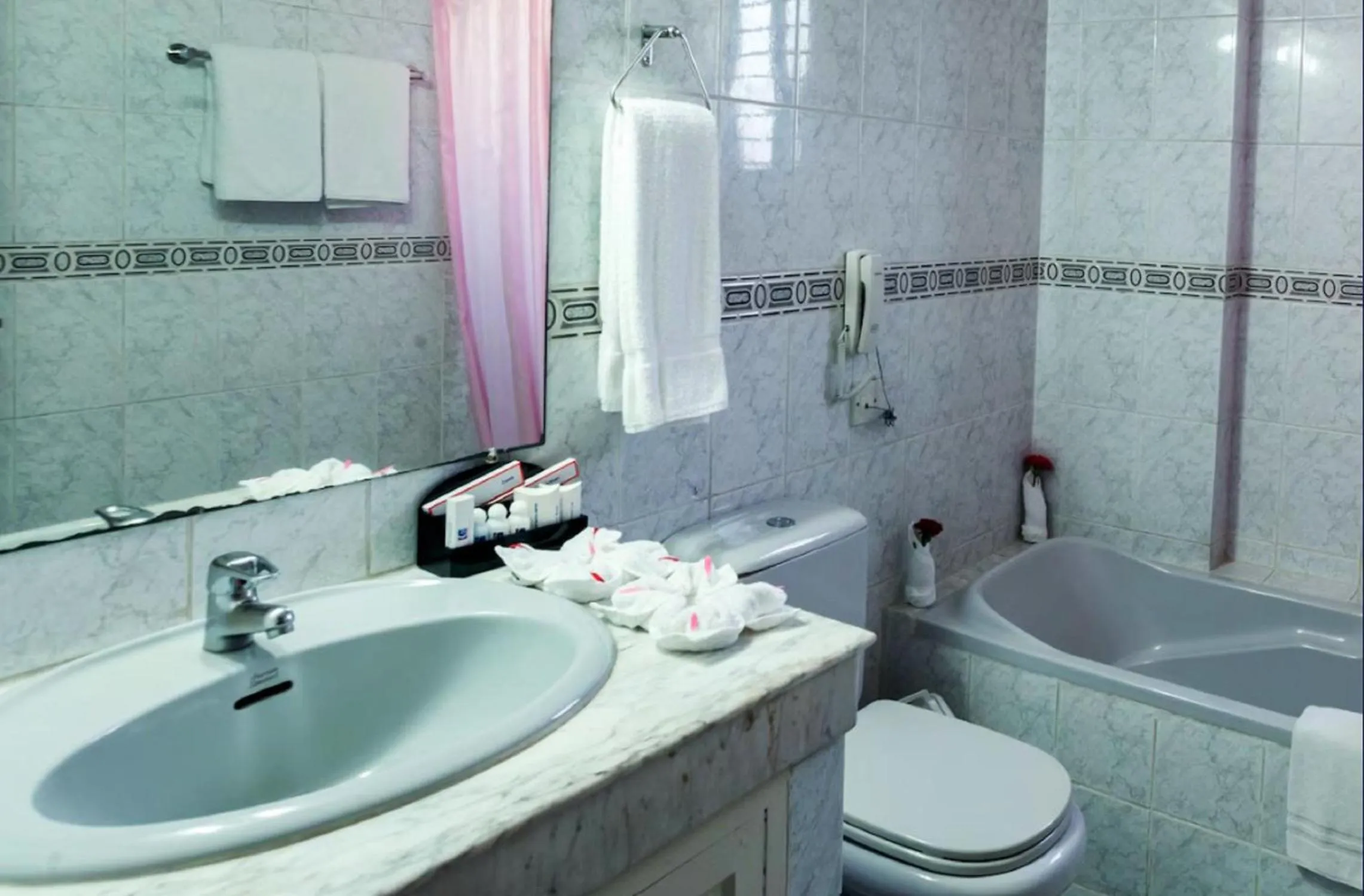 HOTEL LAKE CASTLE - Parkview