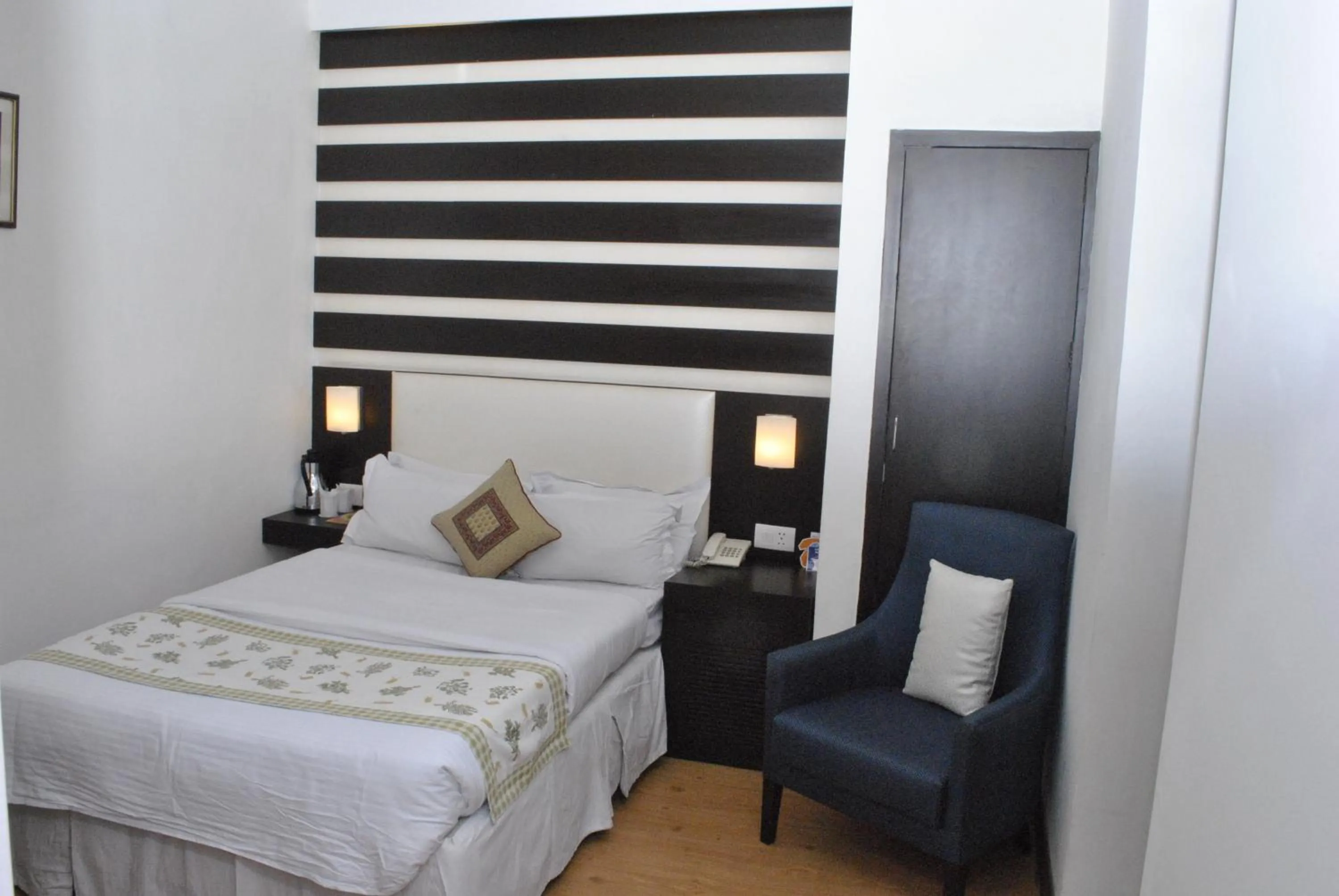 Bedroom, Bed in Hotel Jukaso Inn Down Town