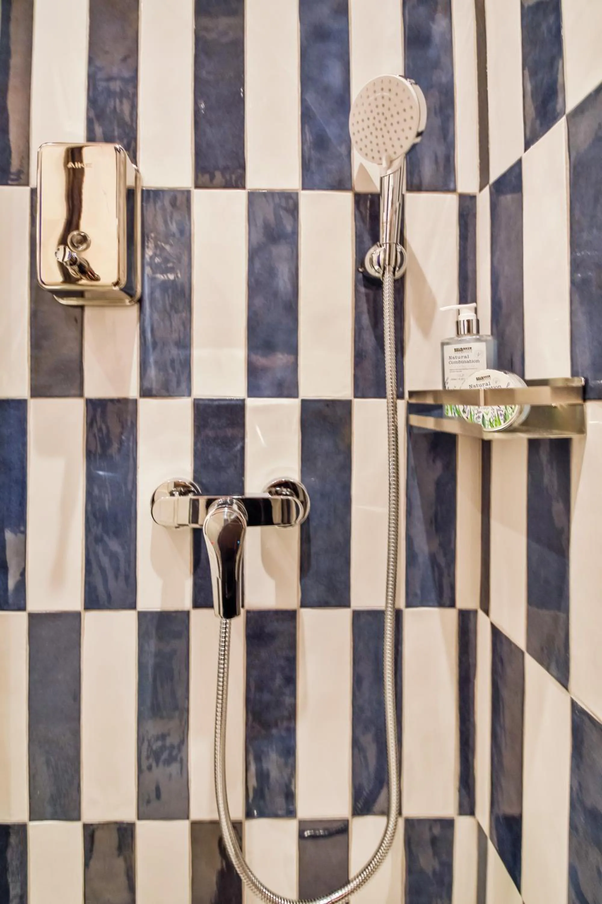 Shower in WS Opéra - Edimbourg