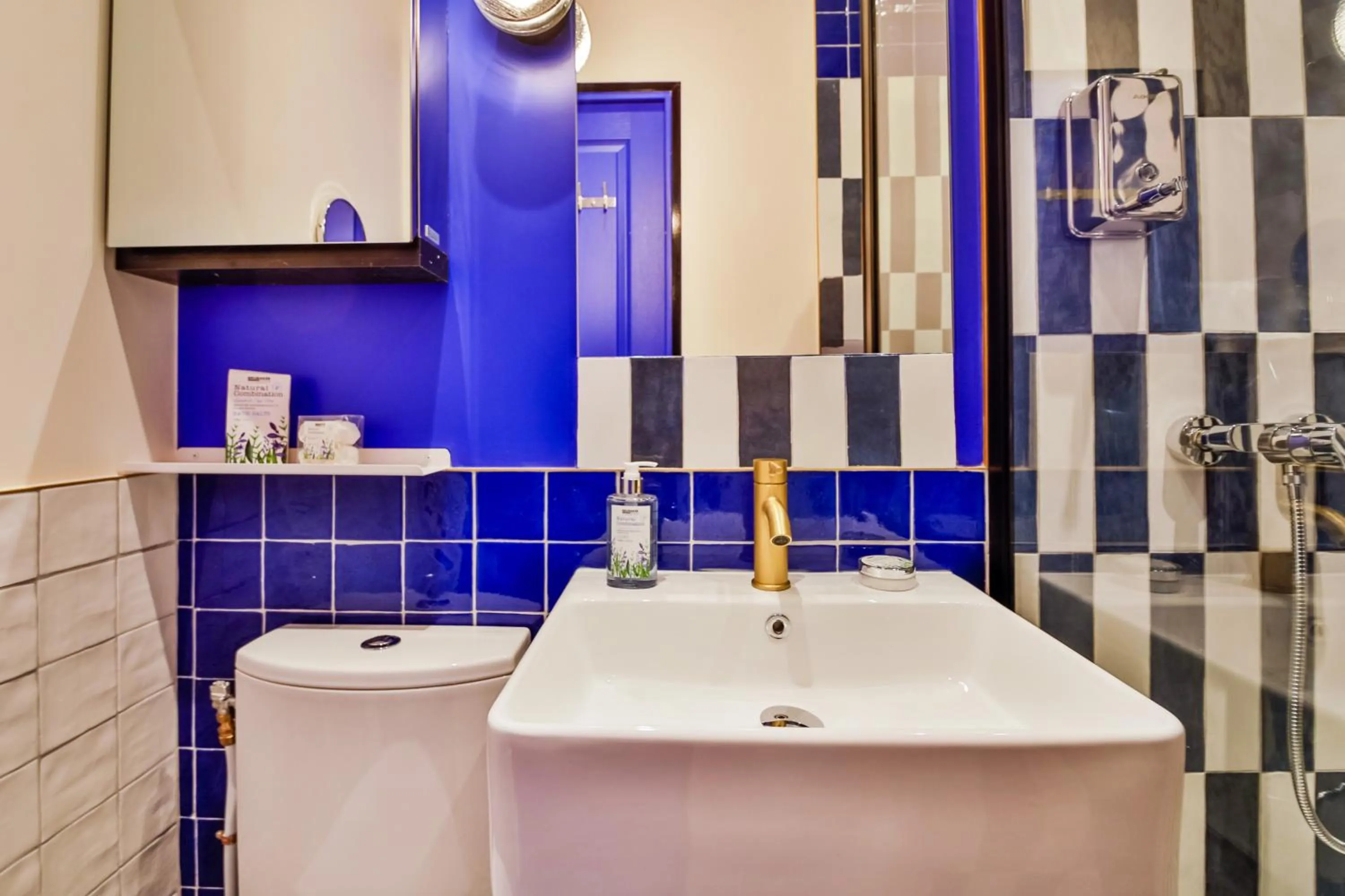 Shower in WS Opéra - Edimbourg