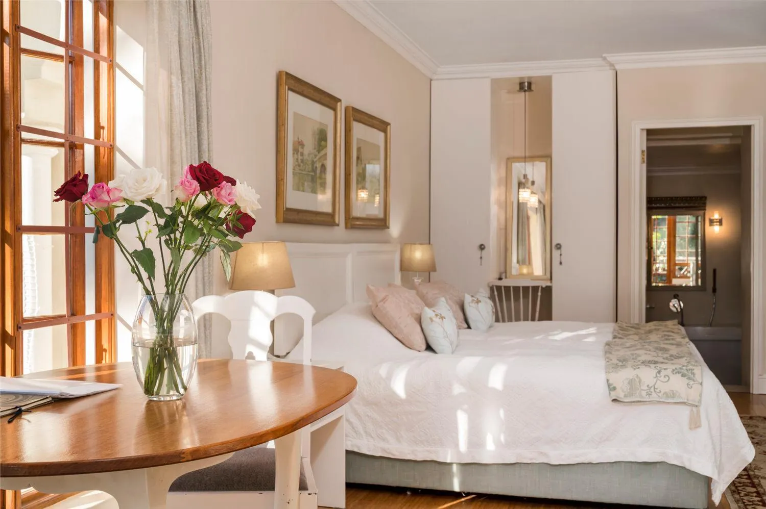 Bed in Millbury Guest House