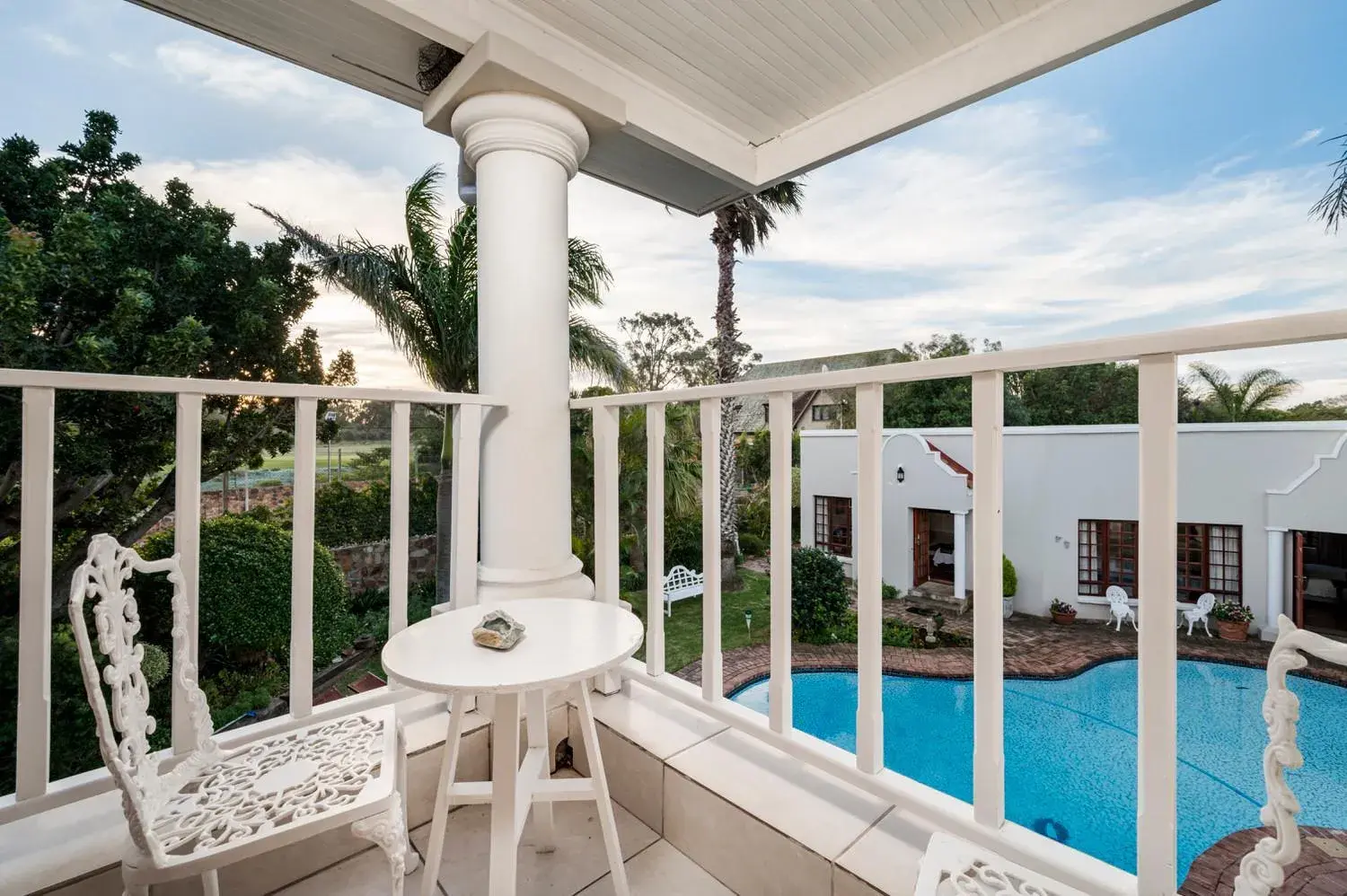 Deluxe King Room - single occupancy in Millbury Guest House Deluxe King Room - single occupancy in Millbury Guest House