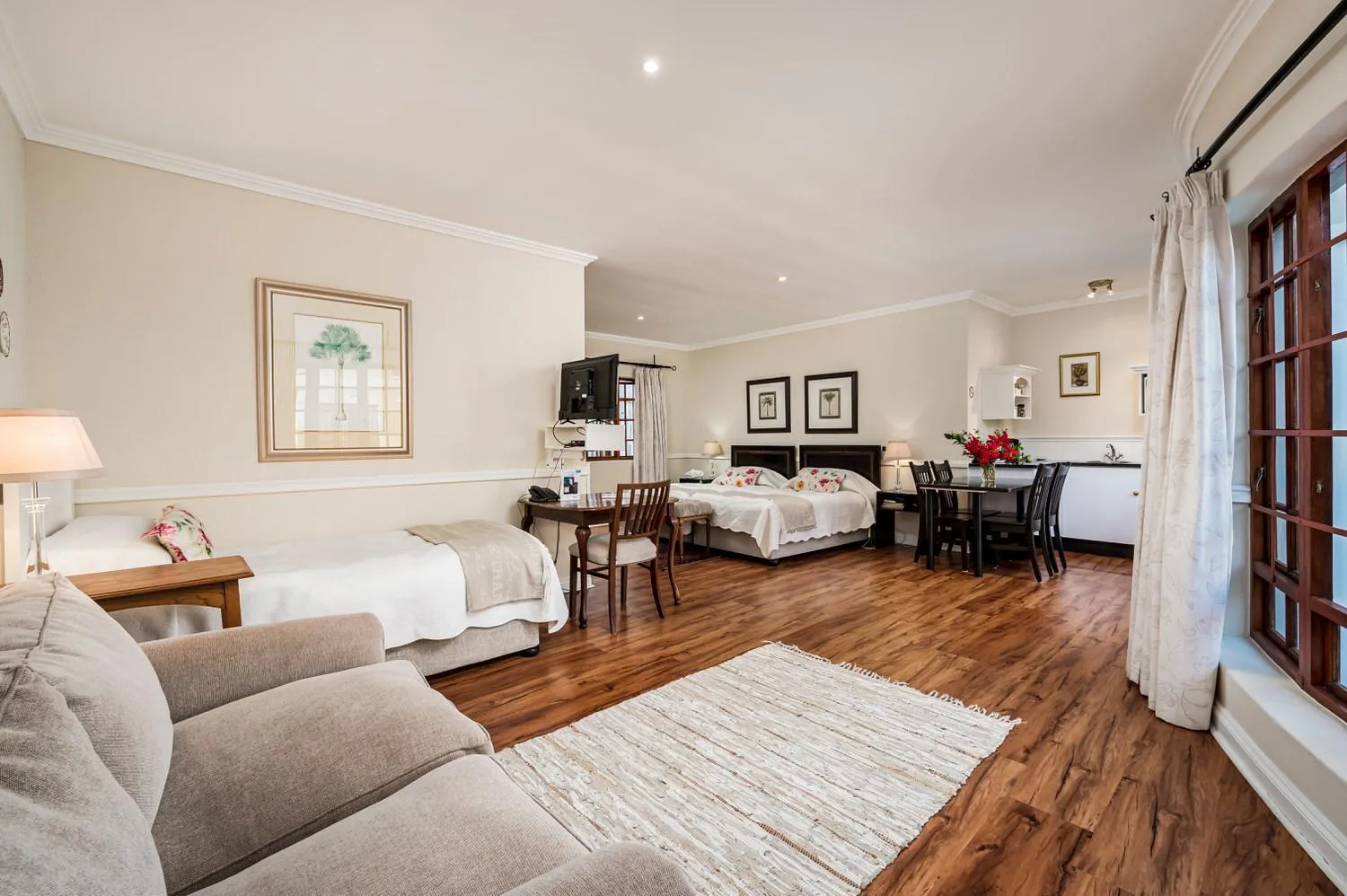 Photo of the whole room, Bed in Millbury Guest House