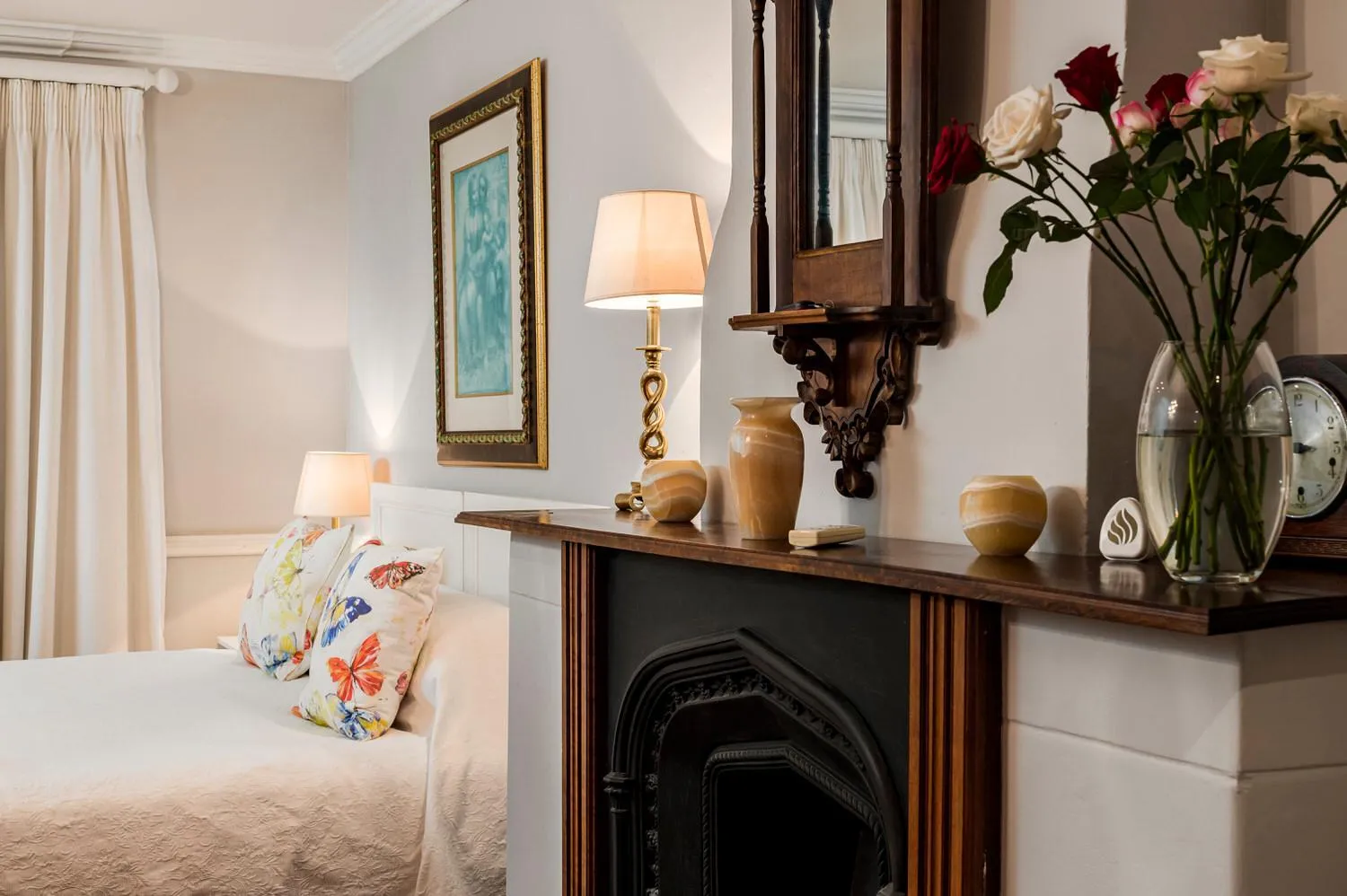 Bed in Millbury Guest House