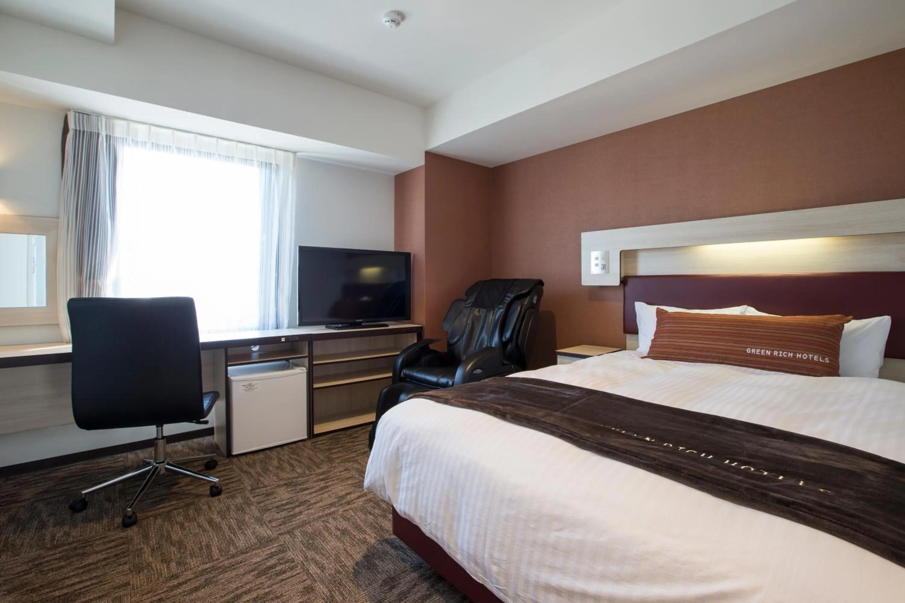 Photo of the whole room, Bed in Green Rich Hotel Izumo (Artificial hot spring Futamata Yunohana)