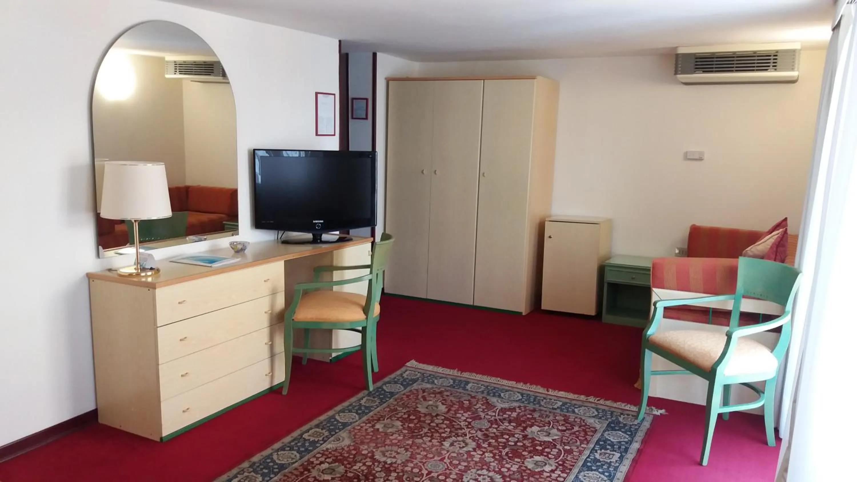 Photo of the whole room in Hotel Majestic