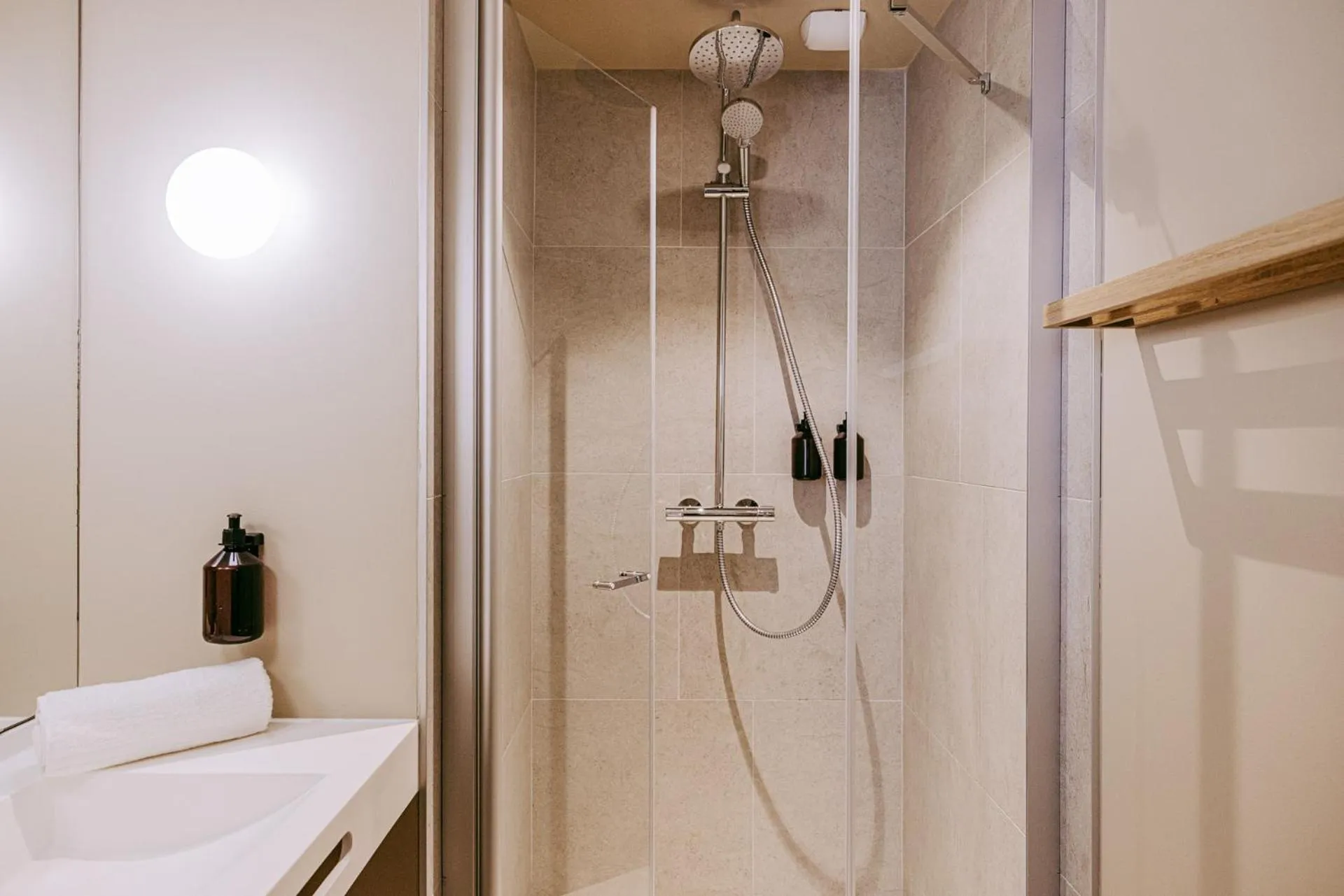 Shower in Sangha Toulouse