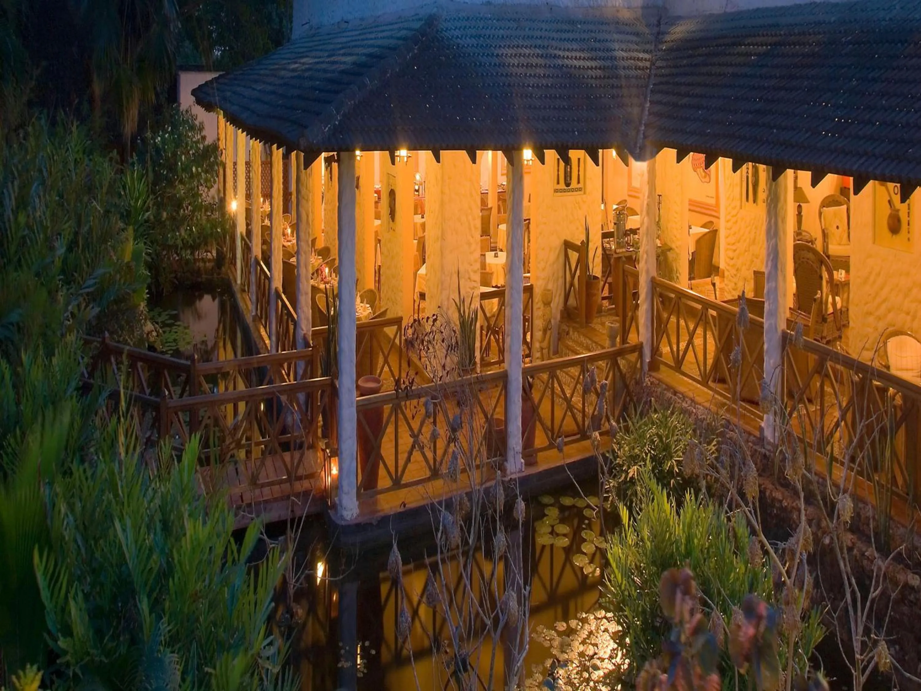 Restaurant/places to eat in Pinewood Beach Resort and Spa