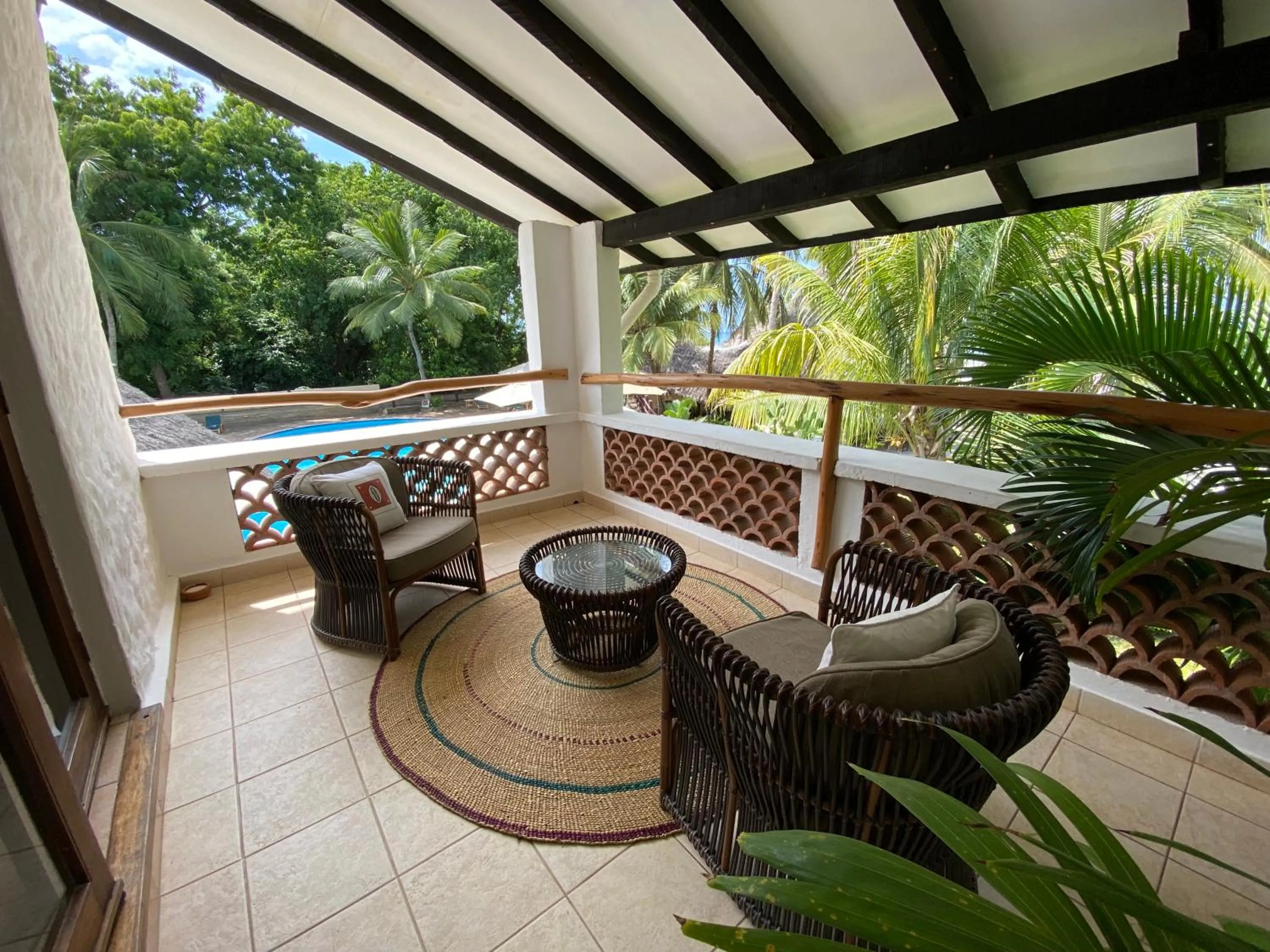 Seating area in Pinewood Beach Resort and Spa