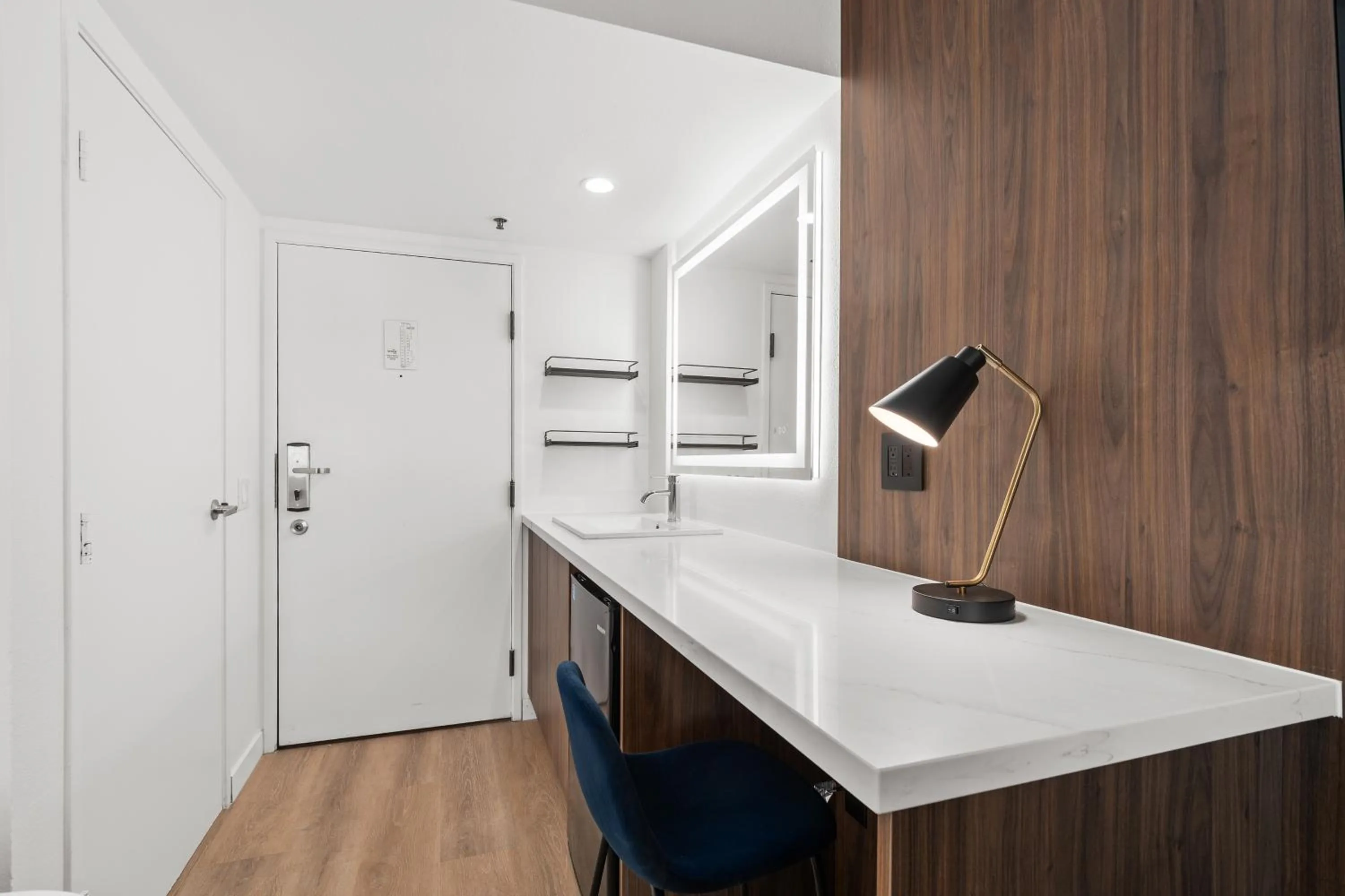 Uptown Inn - Limited Service Apart-Hotel