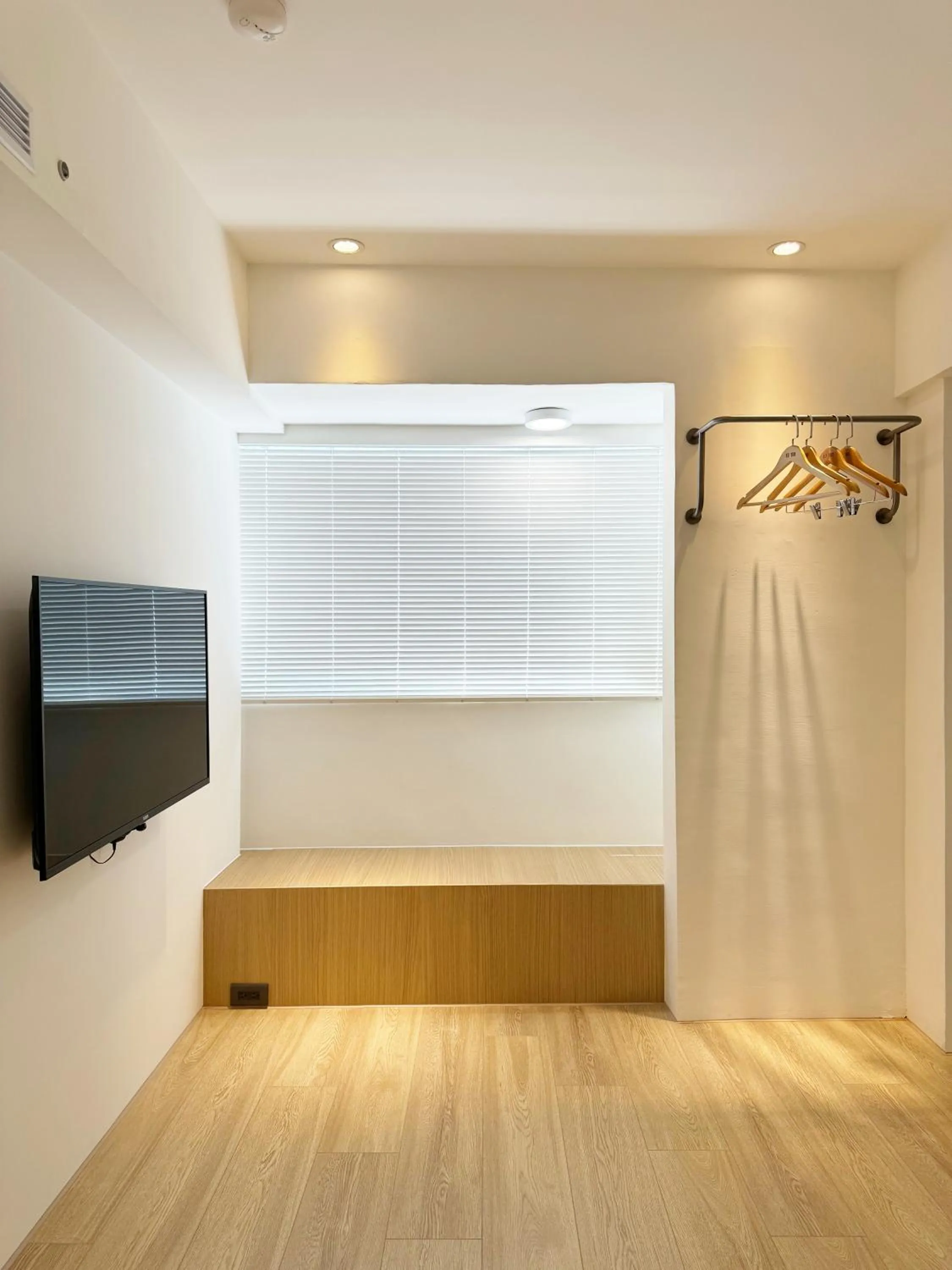 TV and multimedia in A Day A Room