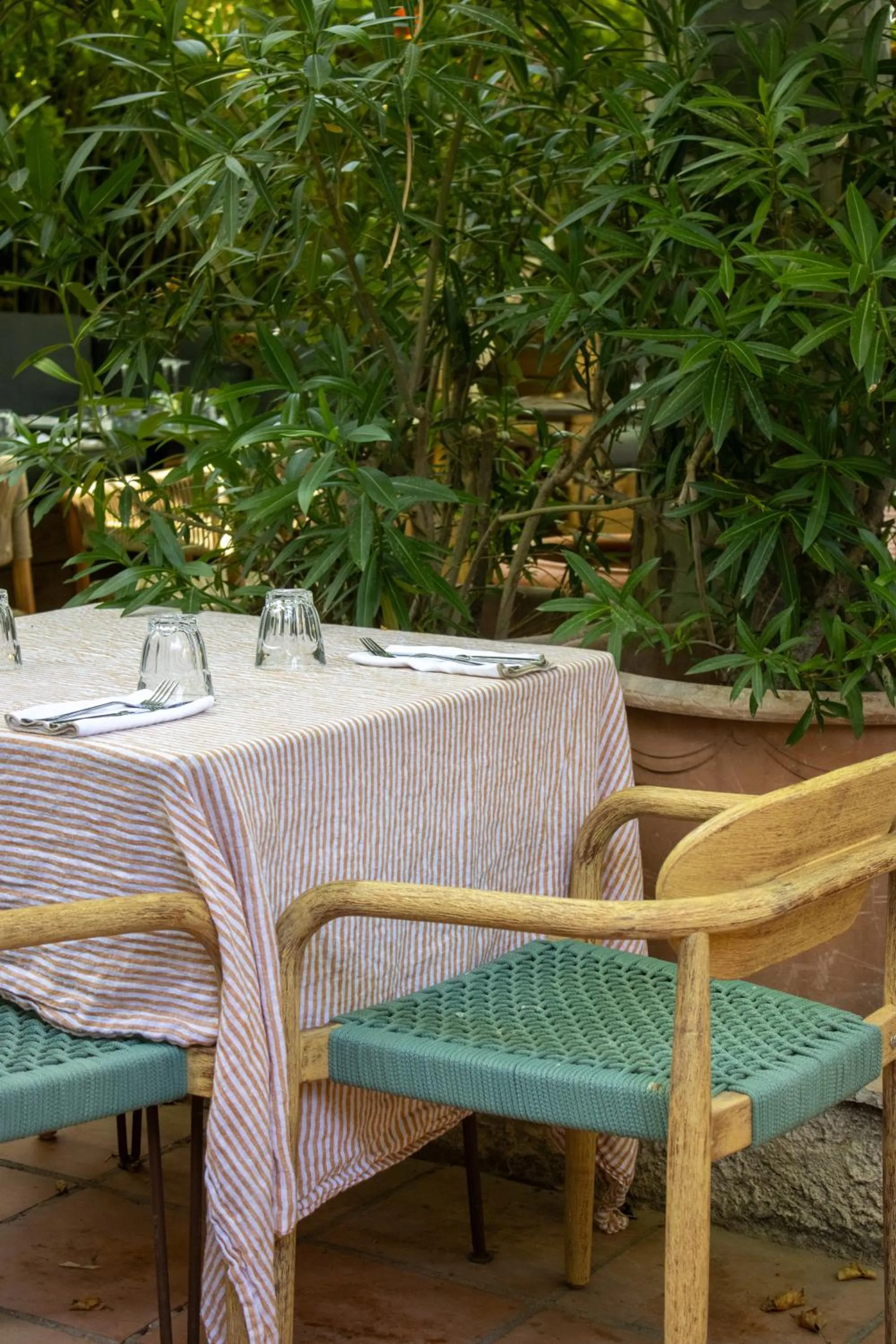 Restaurant/places to eat in LE CLOS DES ARÔMES