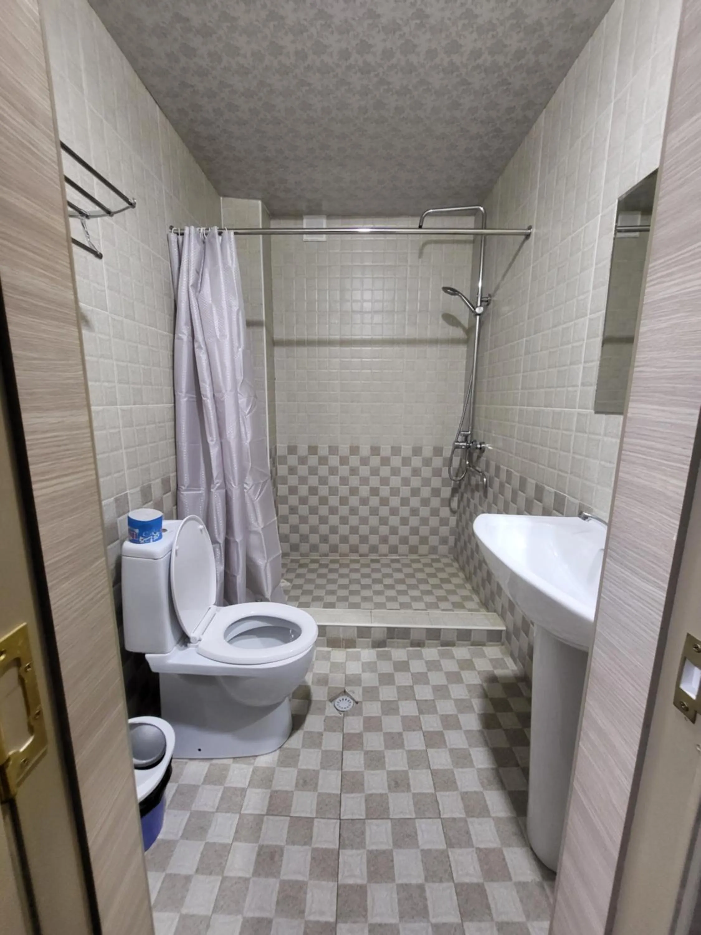 Shower in URGANCH Hotel