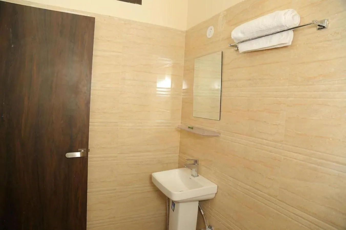 Bathroom in HOTEL GOLDEN DREAMS