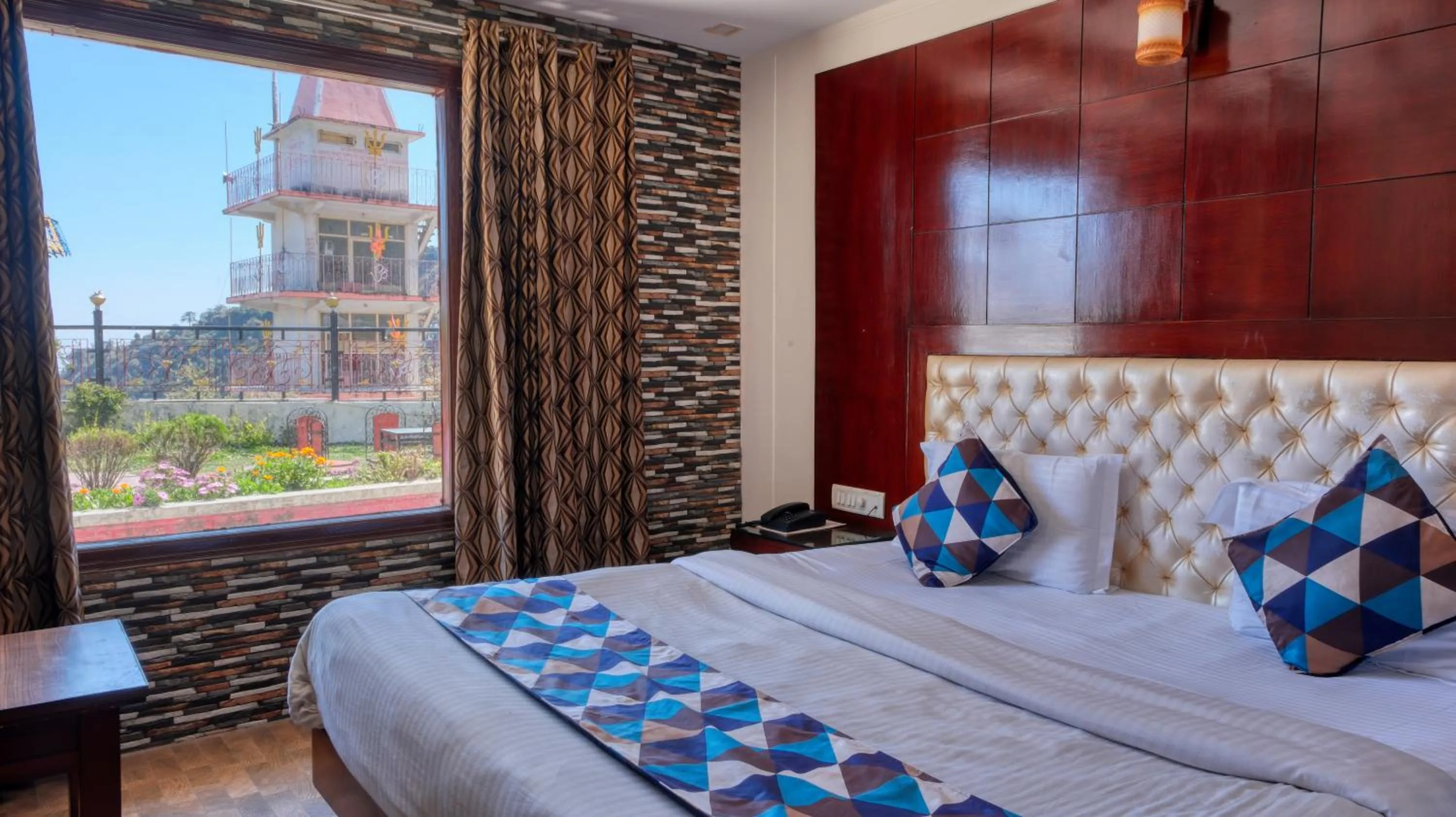 Bed in Basera Hotel, Mall Road