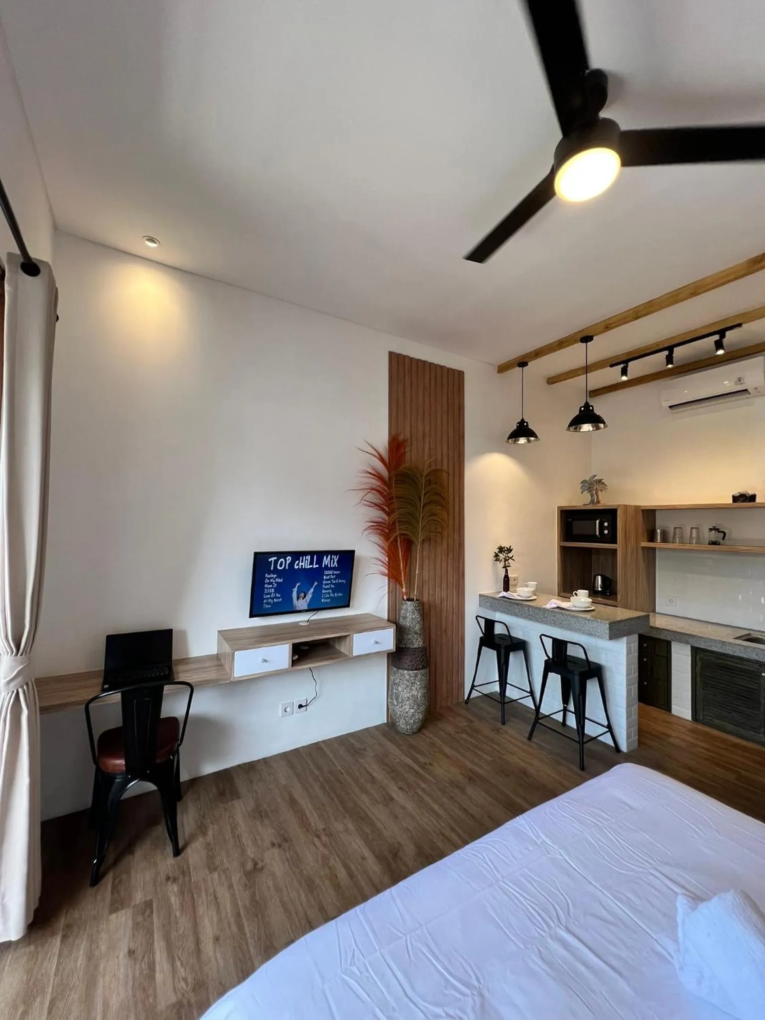 Bed in Negrita House Canggu Apartment